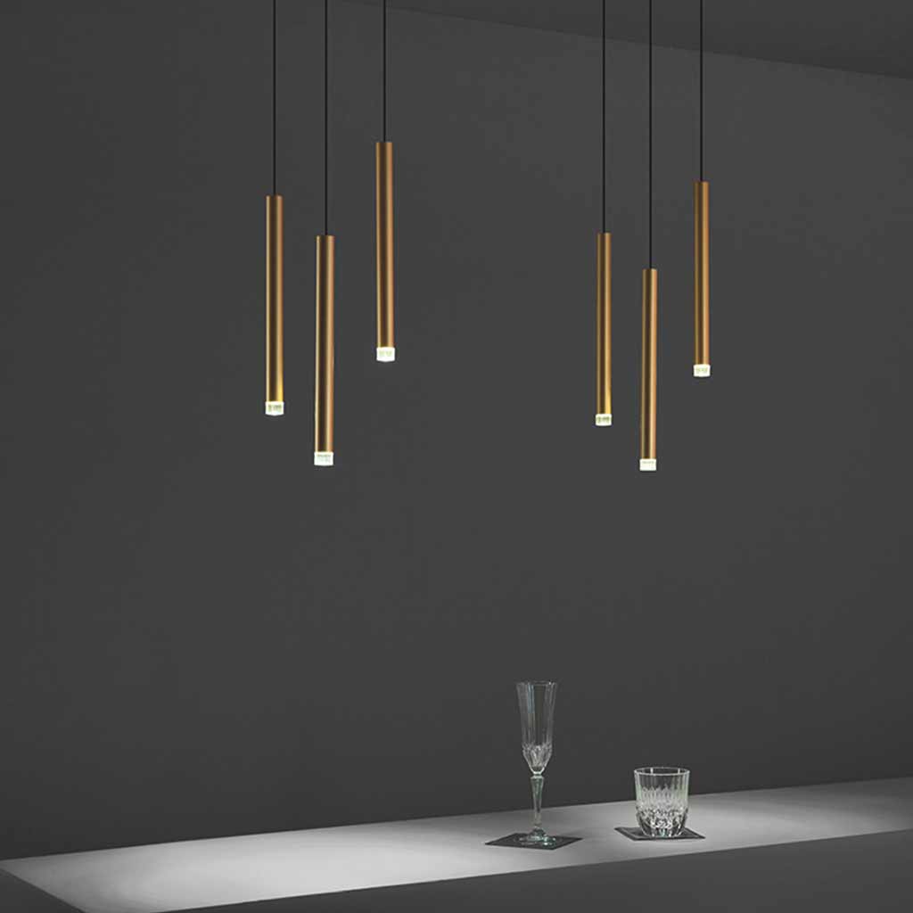 Goldene Pendelleuchte mit schlanker LED-Röhre, verstellbar, 3 Lichttemperaturen, modernes minimalistisches Design aus Aluminium | Sansoti