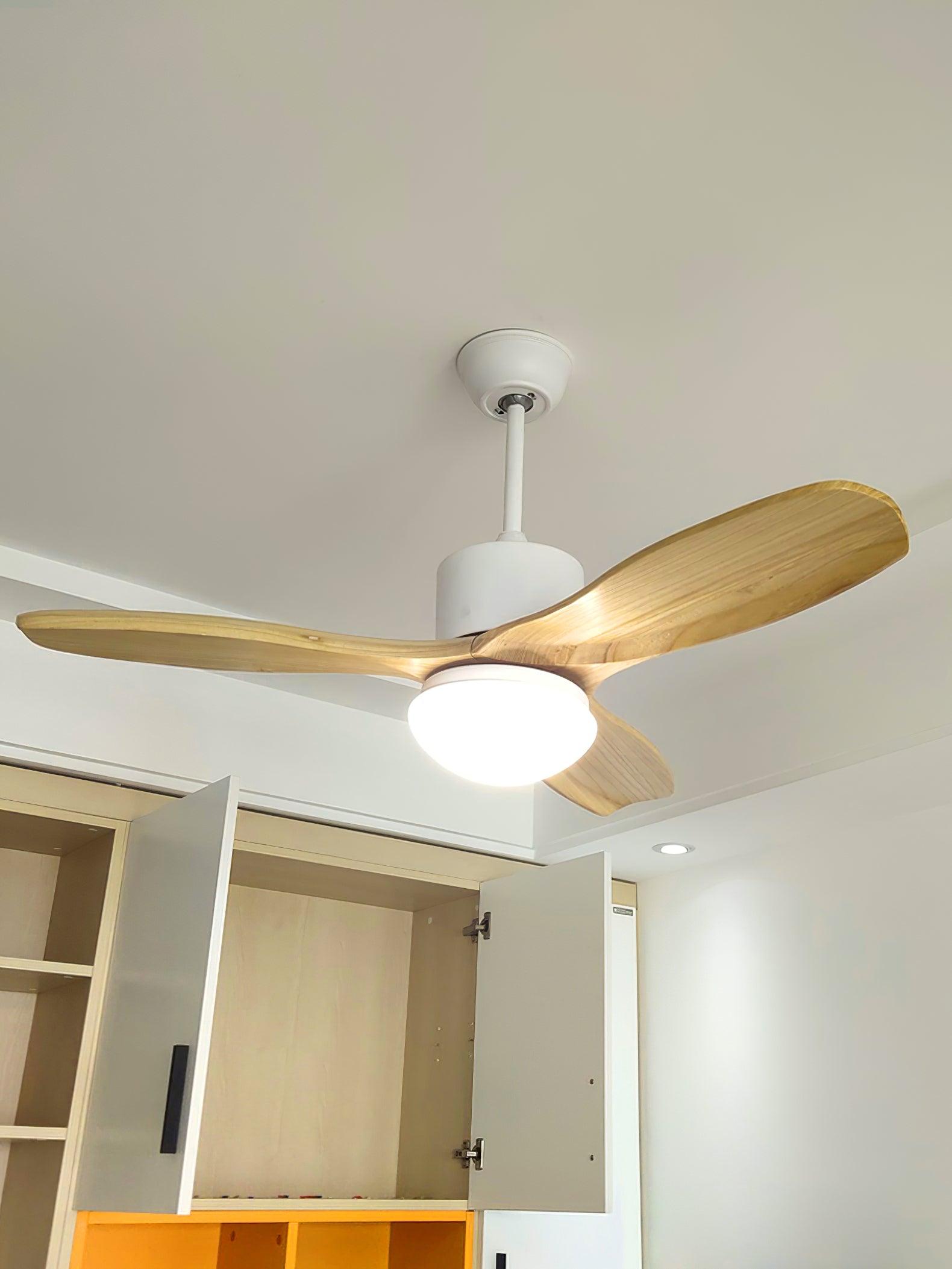 Scandinavische Plafondventilator met Verlichting Elegance Naturel – Vierkanten Houten Bladen met LED-Lamp & Afstandsbediening | Sansoti