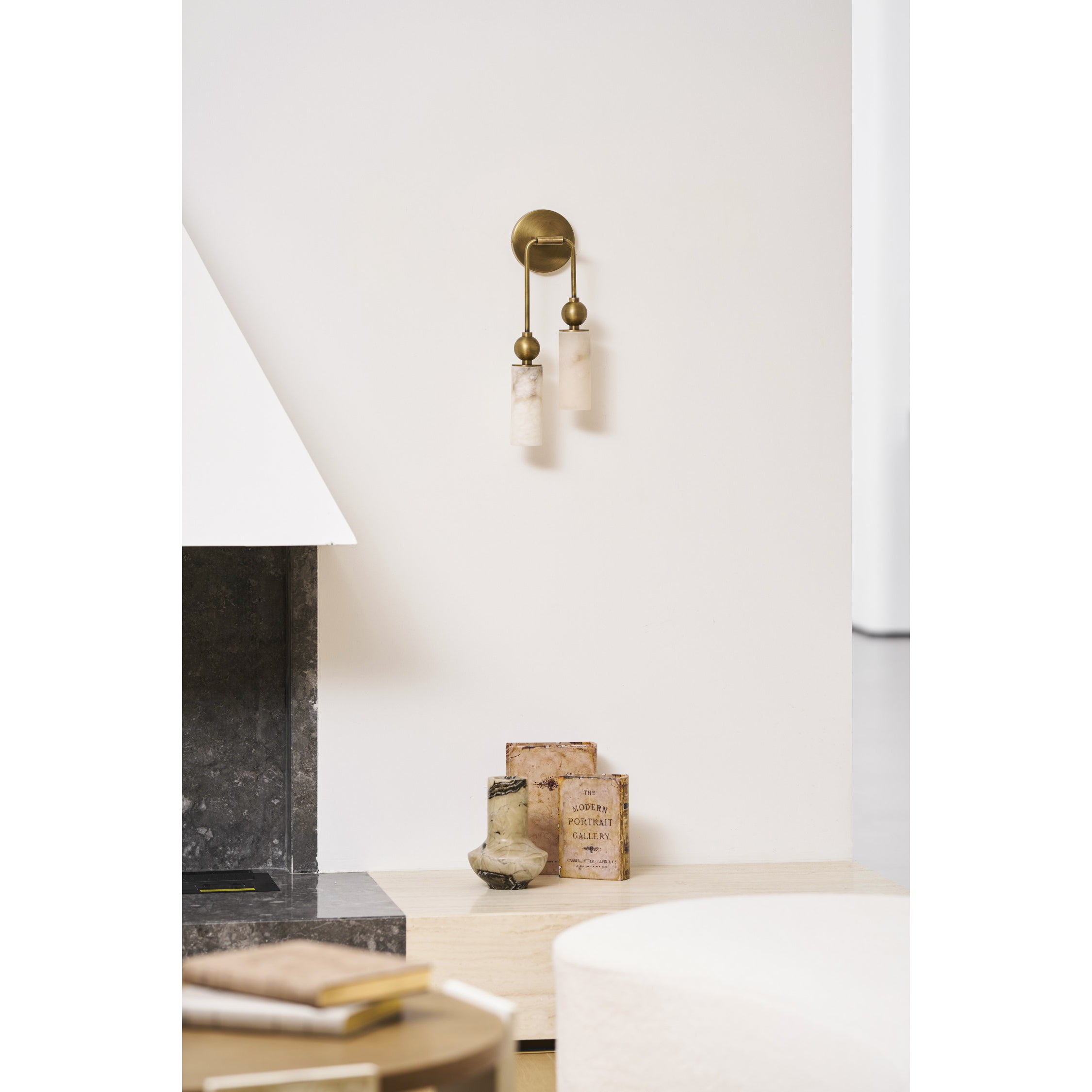 Vintage Wandleuchte mit Vogel aus Messing und Alabaster – Design-Wandlampe für Schlafzimmer, Flur und Wohnzimmer mit E14 Fassung | Restfield