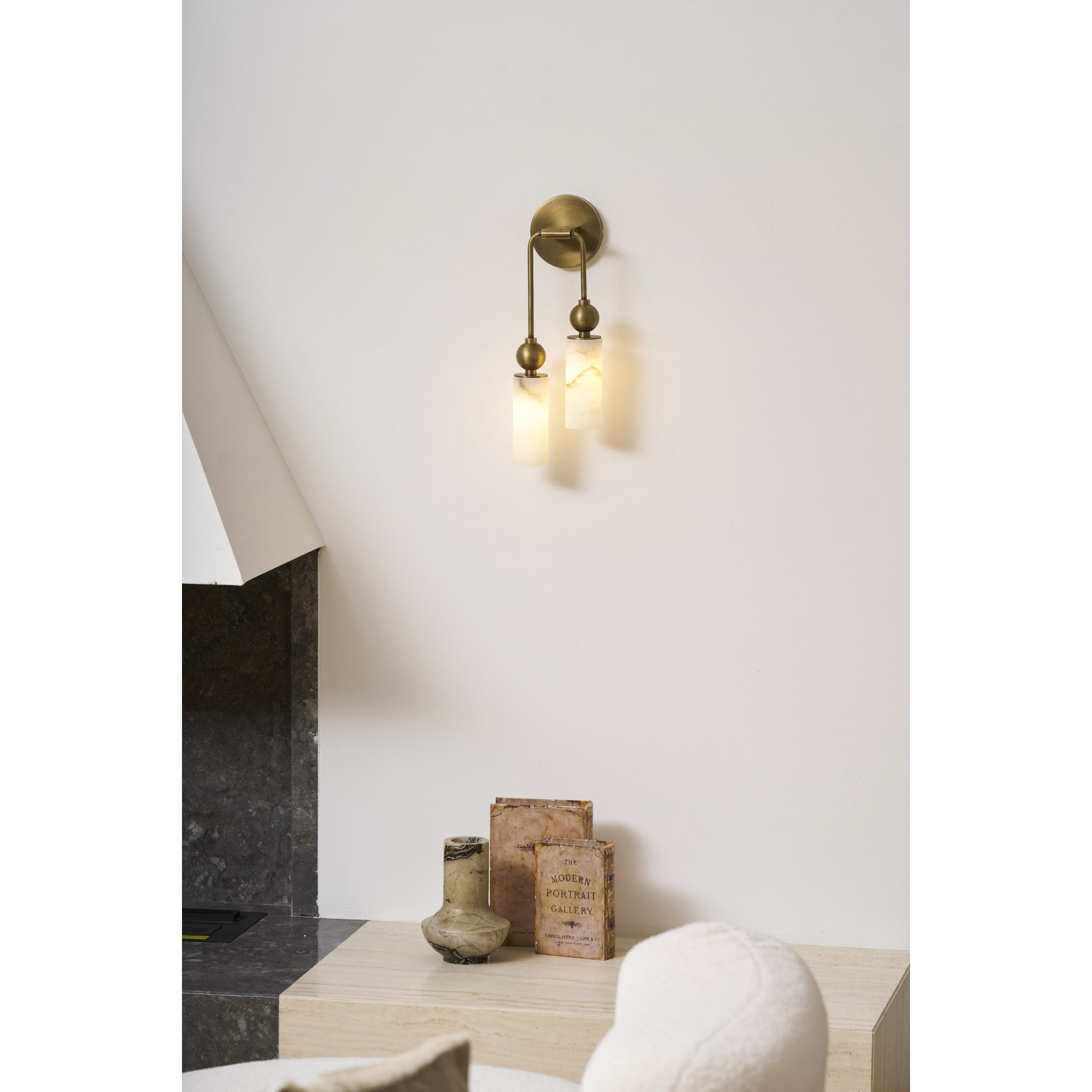 Vintage Wandleuchte mit Vogel aus Messing und Alabaster – Design-Wandlampe für Schlafzimmer, Flur und Wohnzimmer mit E14 Fassung | Restfield
