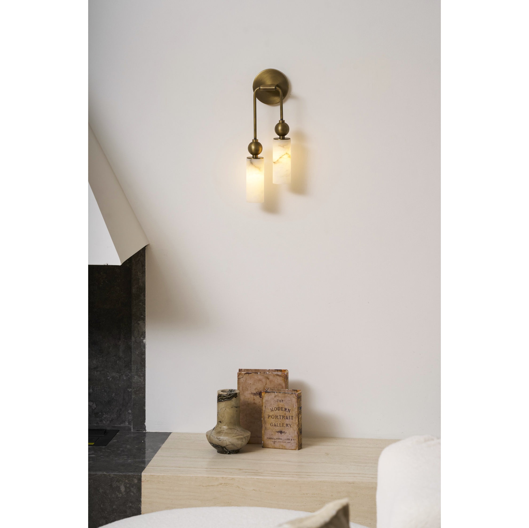 Vintage Wandleuchte mit Vogel aus Messing und Alabaster – Design-Wandlampe für Schlafzimmer, Flur und Wohnzimmer mit E14 Fassung | Restfield