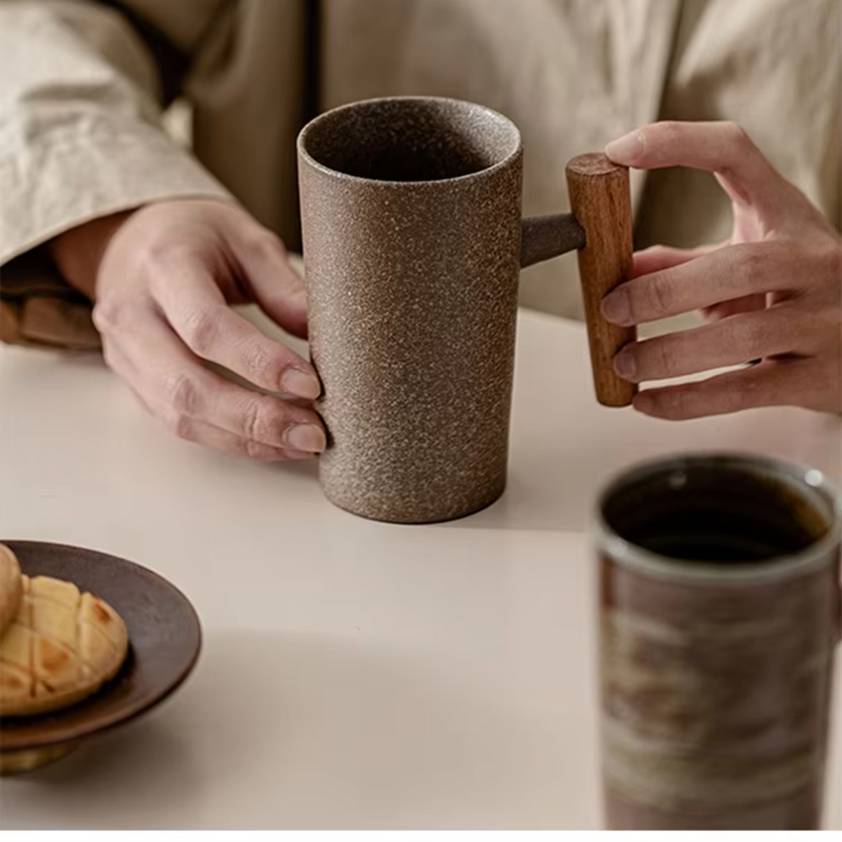 Ceramic Mug 220ml Stone Texture Wooden Handle Coffee Tea Hot Beverage Moment Ergonomic Comfort Kitchen | Sansoti