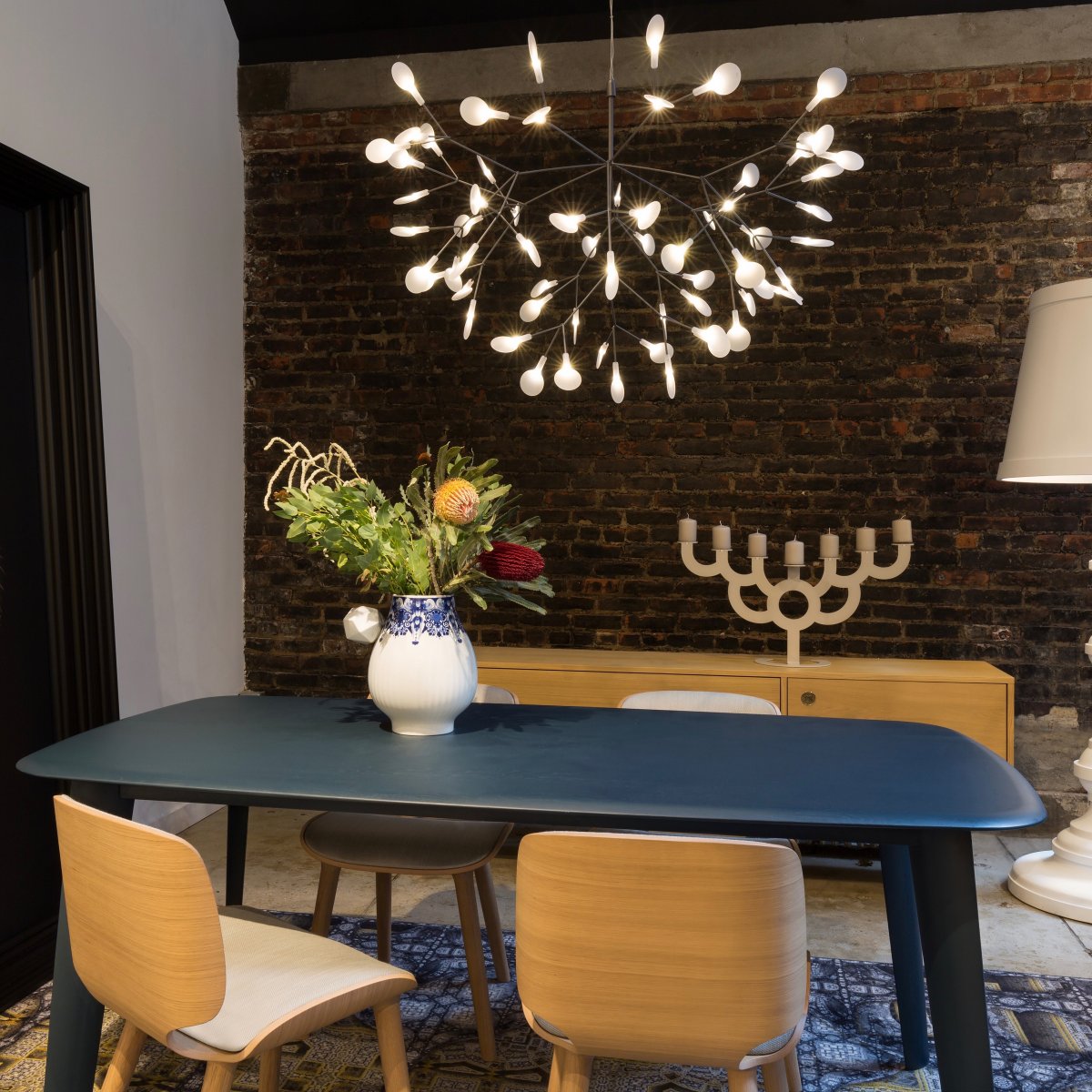 Design Heracleum Kroonluchter met LED Bladeren – Moderne Organische Hanglamp met 30 tot 108 Lichtpunten in Zwart of Roségoud | Sansoti