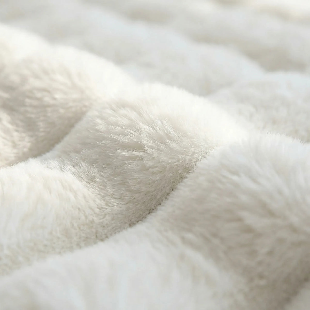 High-Pile Area Rug with Cloud Pattern and Integrated Foam, Non-Slip Backing for Modern Living Room and Bedroom | Sansoti