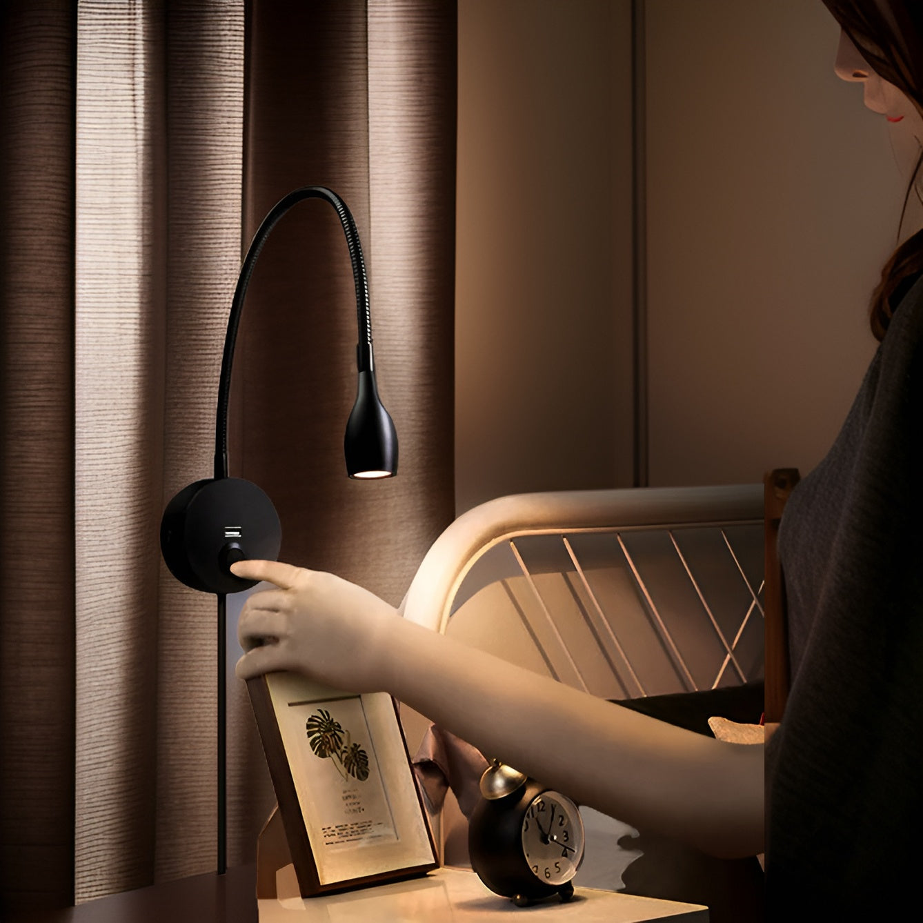 Dimmbare Wandleuchte mit flexiblem Schwanenhals – LED-Leselampe mit Touch-Bedienung | Restfield