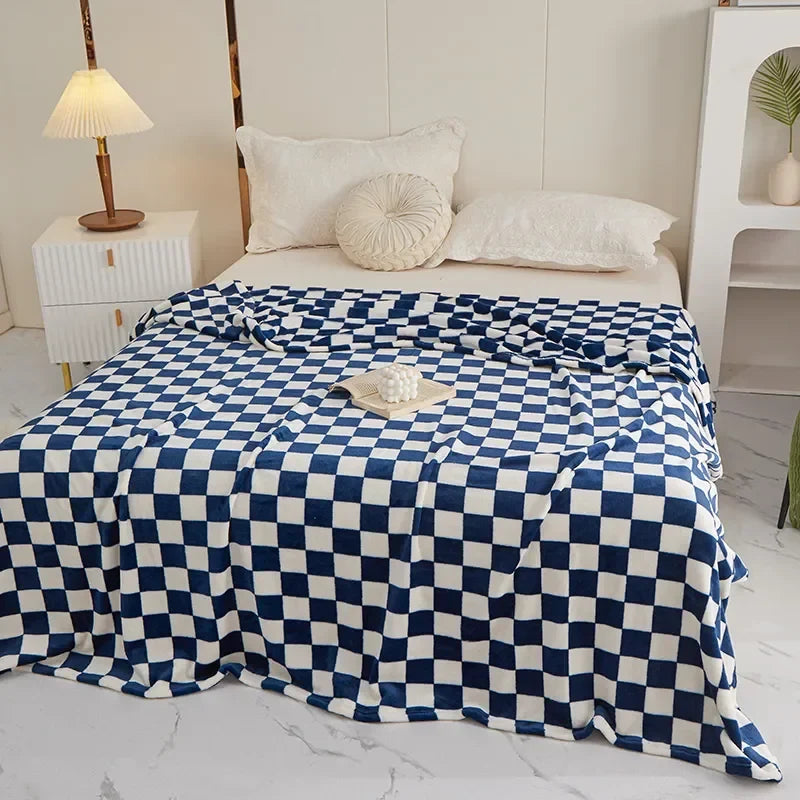 Karierte Decke aus weichem, warmem Polyester-Jacquard für Wohnbereich und Schlafzimmer, dekoratives modernes skandinavisches Design | Sansoti