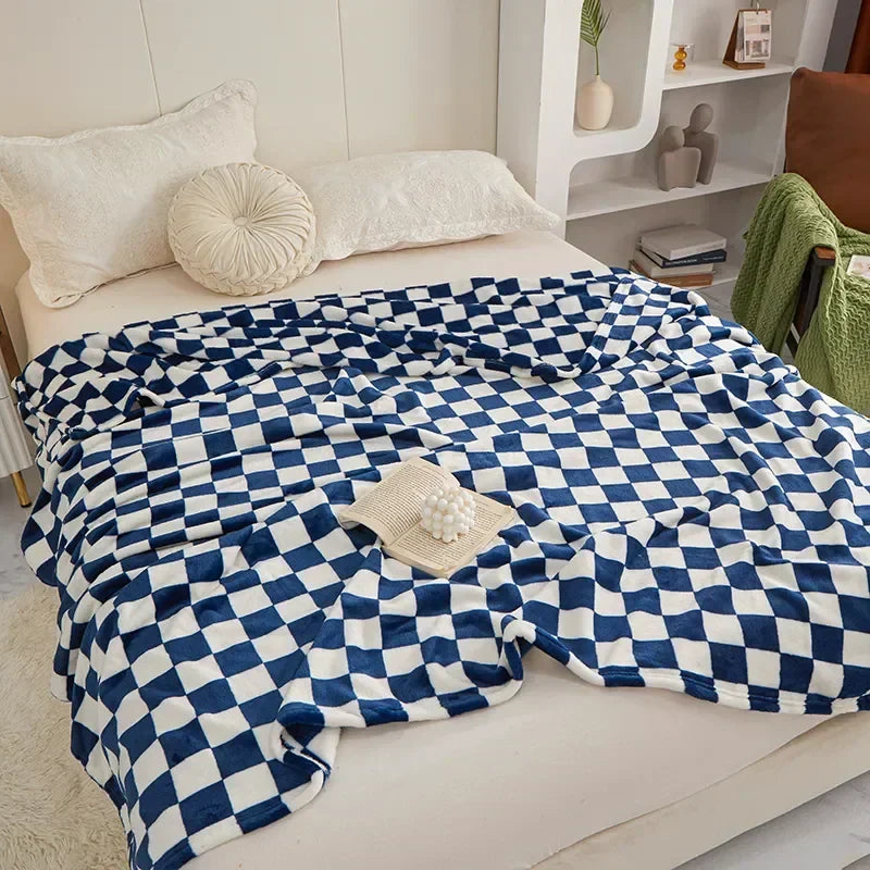 Karierte Decke aus weichem, warmem Polyester-Jacquard für Wohnbereich und Schlafzimmer, dekoratives modernes skandinavisches Design | Sansoti