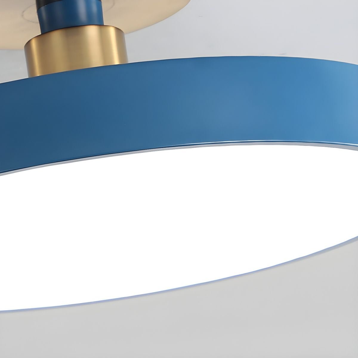 Isla Plafondlamp — Ronde Flush-Mount LED Plafonnière met Zwart Metalen Armatuur en Witte Diffuser | Ideaal voor Eetkamers, Kantoren en Moderne Interieurs | Verkrijgbaar in Zes Kleuren | Sansoti