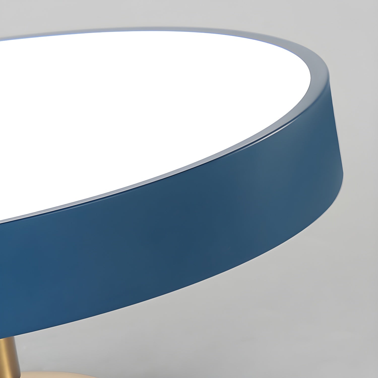 Isla Plafondlamp — Ronde Flush-Mount LED Plafonnière met Zwart Metalen Armatuur en Witte Diffuser | Ideaal voor Eetkamers, Kantoren en Moderne Interieurs | Verkrijgbaar in Zes Kleuren | Sansoti