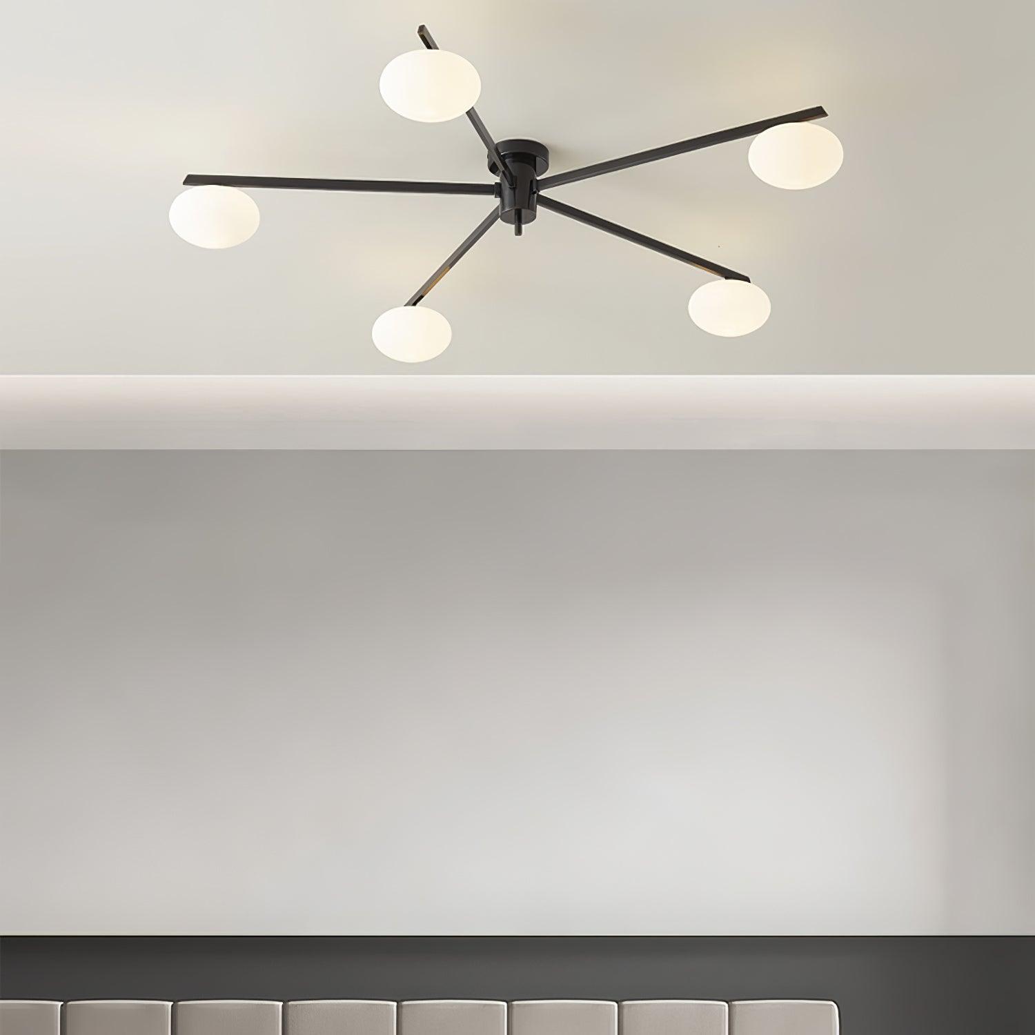 Plafondlamp met Ovale Glasbolletjes en Slanke Armen – Modern Laagprofieldesign voor Lage Plafonds in Zwart of Messing – G9 Fitting – 3-Kops, 5-Kops en 6-Kops Configuratie | Sansoti