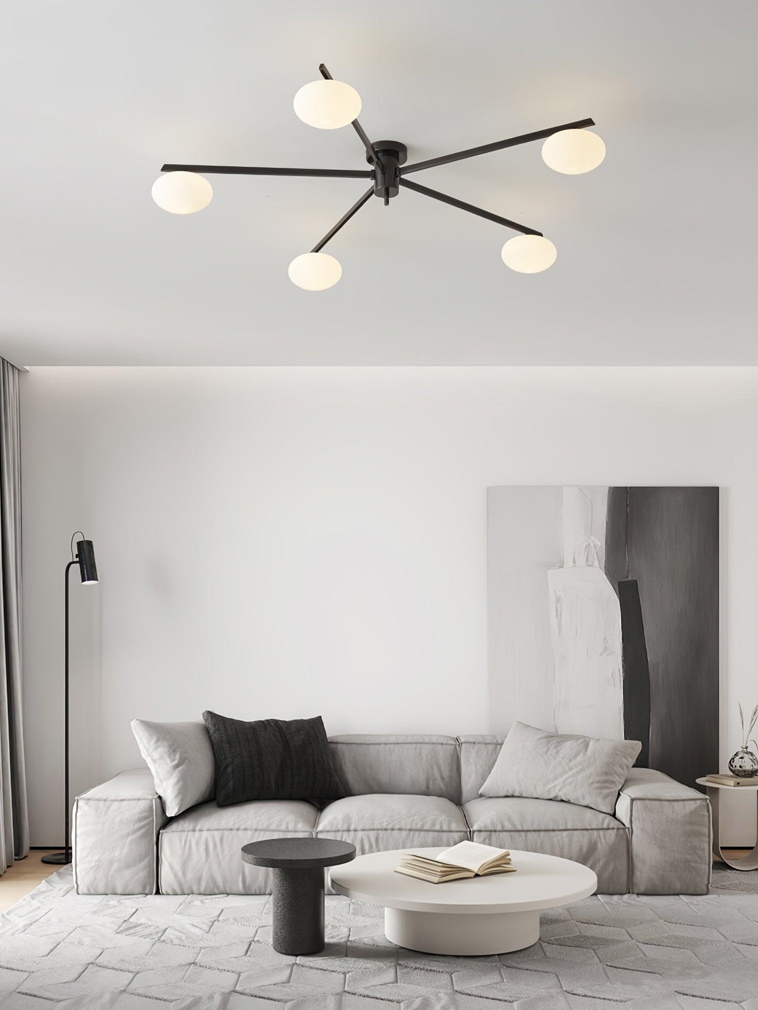 Plafondlamp met Ovale Glasbolletjes en Slanke Armen – Modern Laagprofieldesign voor Lage Plafonds in Zwart of Messing – G9 Fitting – 3-Kops, 5-Kops en 6-Kops Configuratie | Sansoti