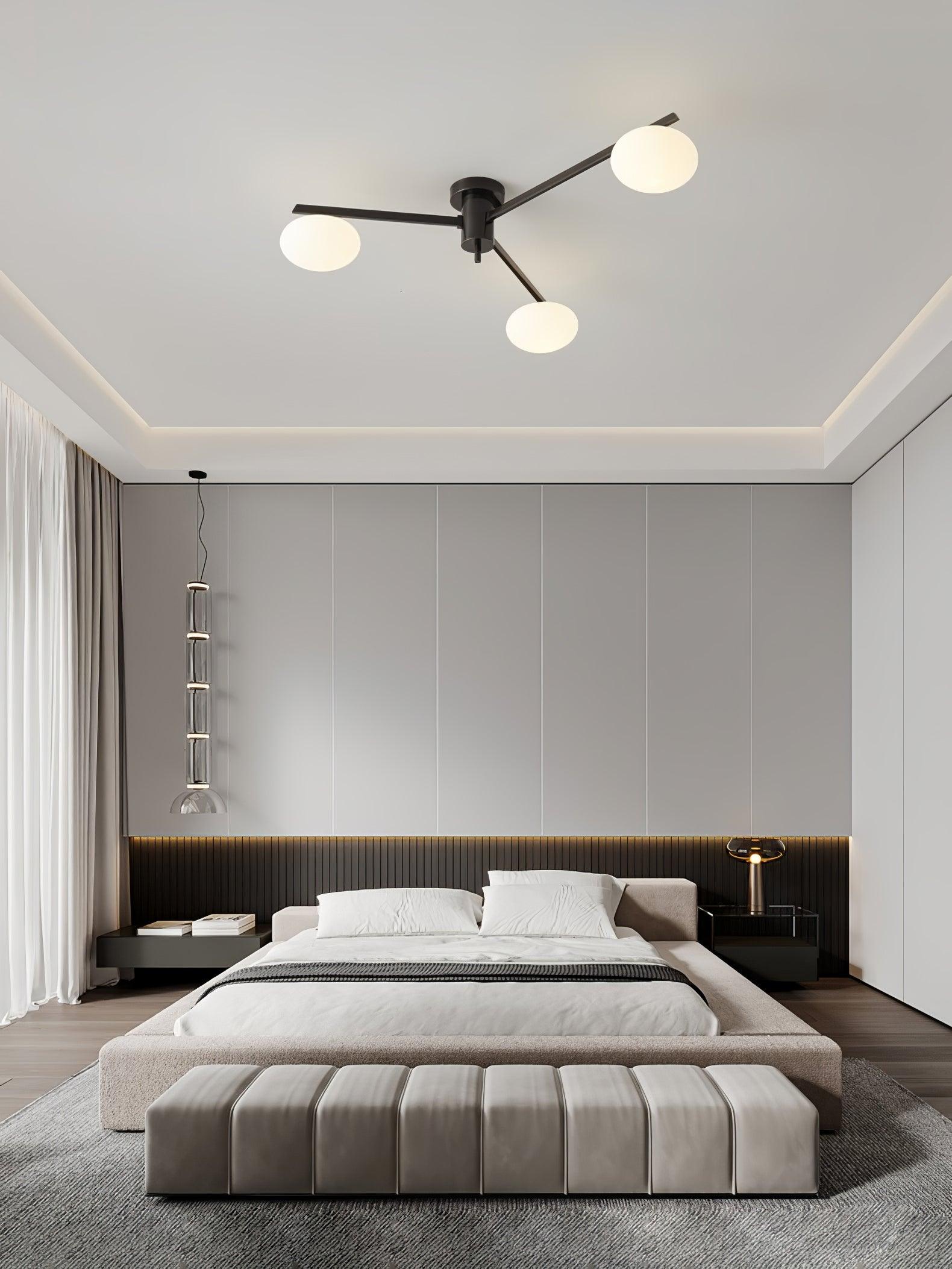 Plafondlamp met Ovale Glasbolletjes en Slanke Armen – Modern Laagprofieldesign voor Lage Plafonds in Zwart of Messing – G9 Fitting – 3-Kops, 5-Kops en 6-Kops Configuratie | Sansoti