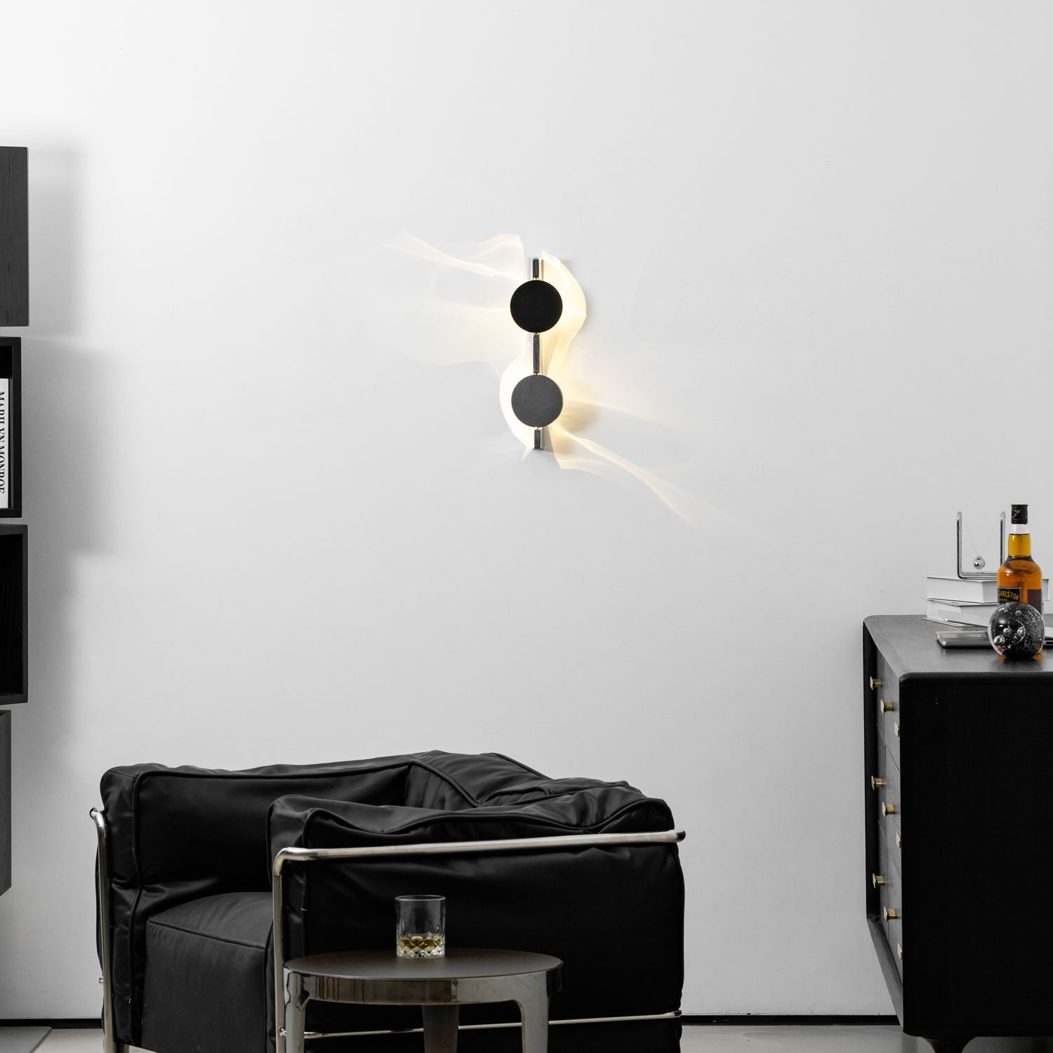 Kinetic Shadow Wandlamp Sculptuur met Verchroomde Schaduwprojectie | Sansoti