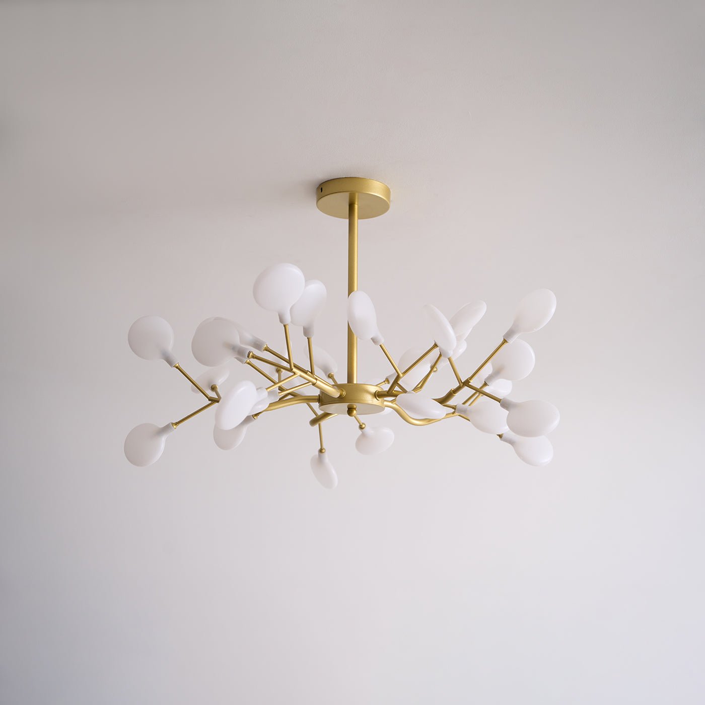 Hängelampe LED Metall Gold Acryl Weiß Wohnzimmer Esszimmer Modernes Design Deckenleuchte Organische Leuchte | Restfield