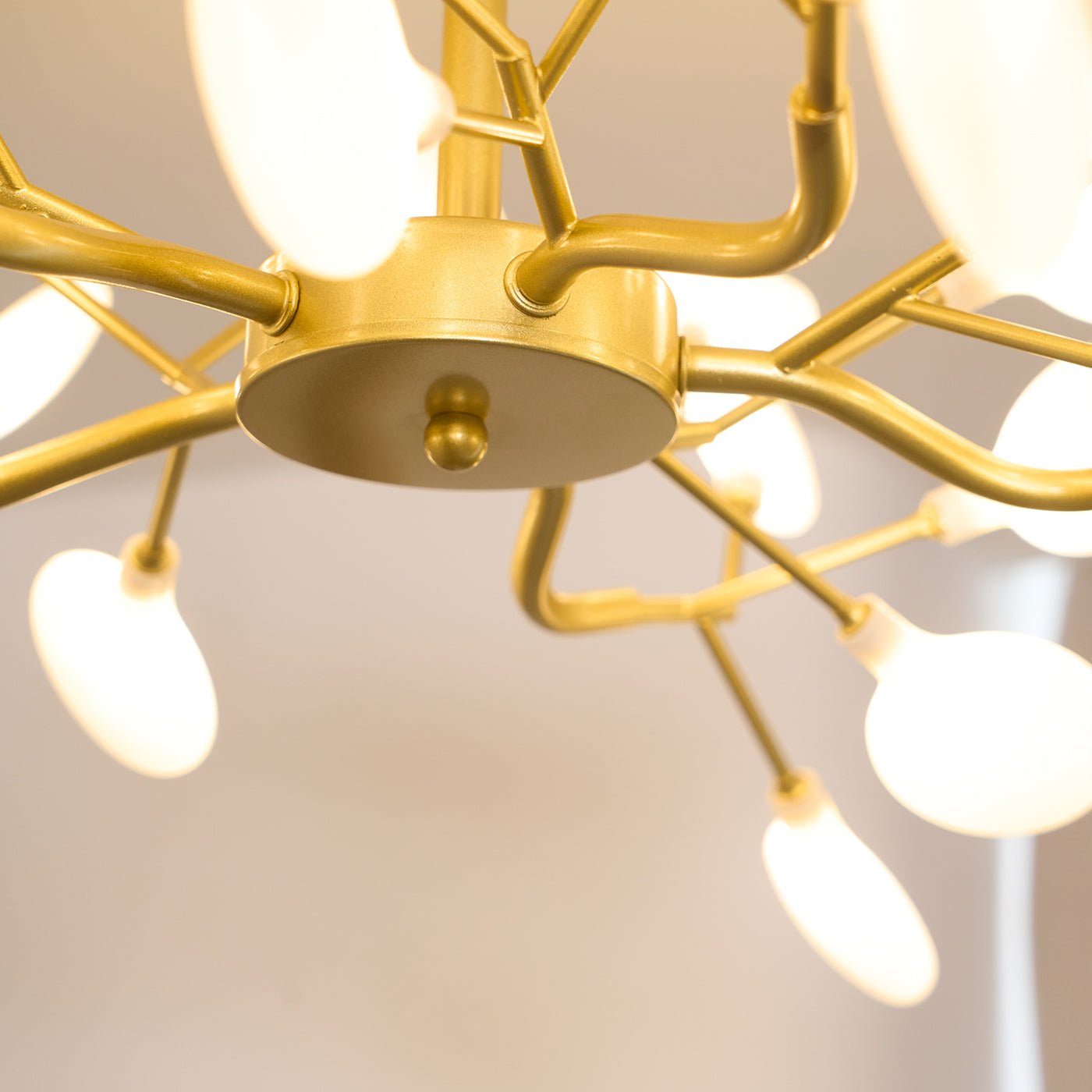 Hängelampe LED Metall Gold Acryl Weiß Wohnzimmer Esszimmer Modernes Design Deckenleuchte Organische Leuchte | Restfield
