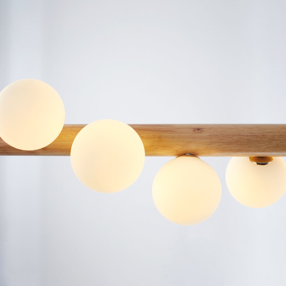 Hängeleuchte Glaskugel mit Deckenbefestigung aus Holz in warmem Walnusston - elegante Ambientebeleuchtung für das Wohnzimmer | Sansoti