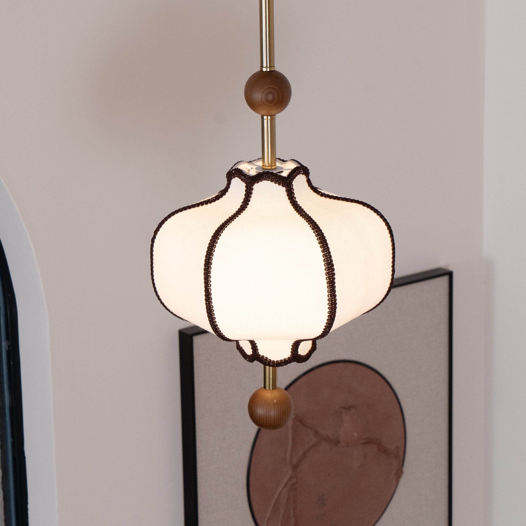 Stoffen Hanglamp met Lantaarnvorm – Walnoot of Goud Frame – 25 tot 50 cm – Scandinavisch Design Plafondlamp | Sansoti