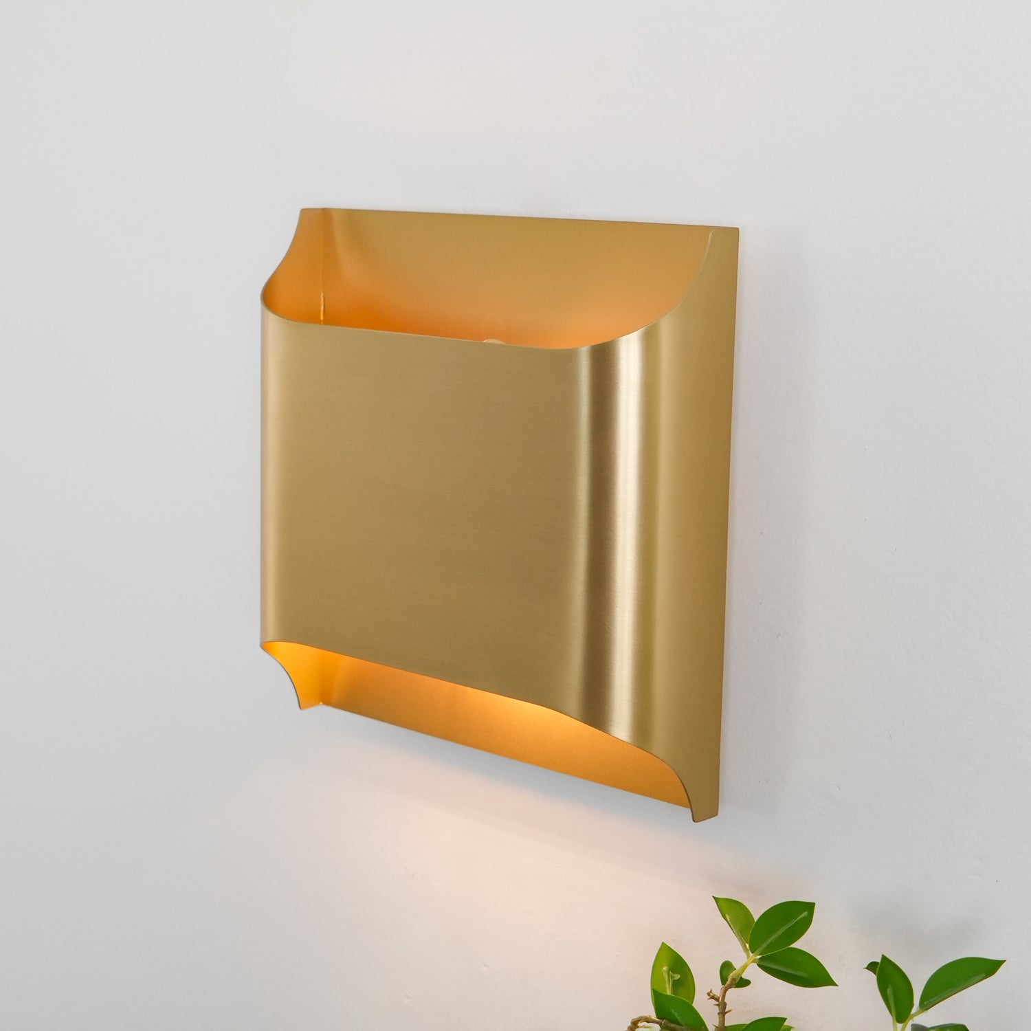 Messing Wandlamp Bolvorm met E14/G9 Fitting – Handgemaakte Retro Wandverlichting met Olielak Afwerking | Sansoti
