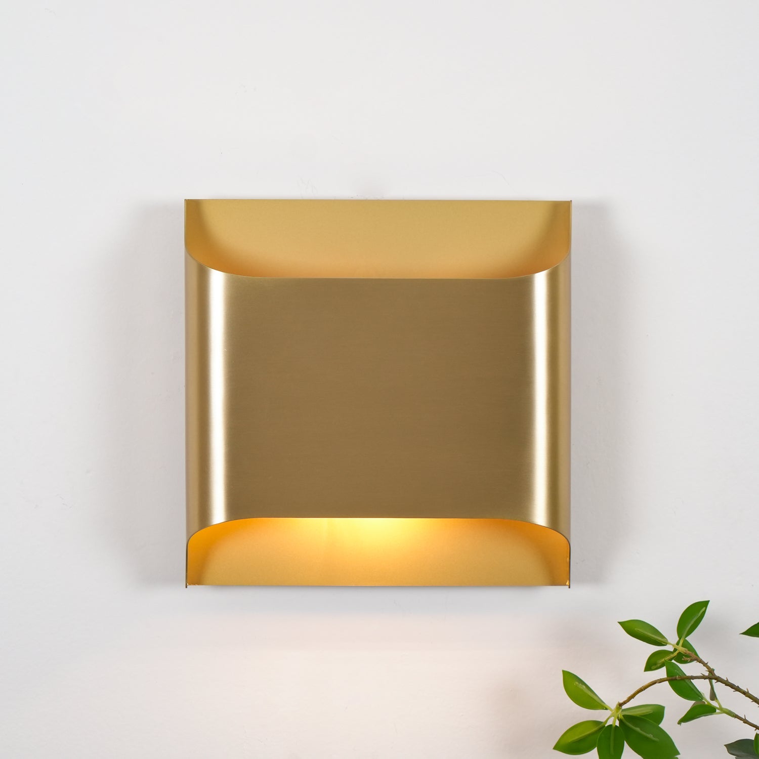 Messing Wandlamp Bolvorm met E14/G9 Fitting – Handgemaakte Retro Wandverlichting met Olielak Afwerking | Sansoti