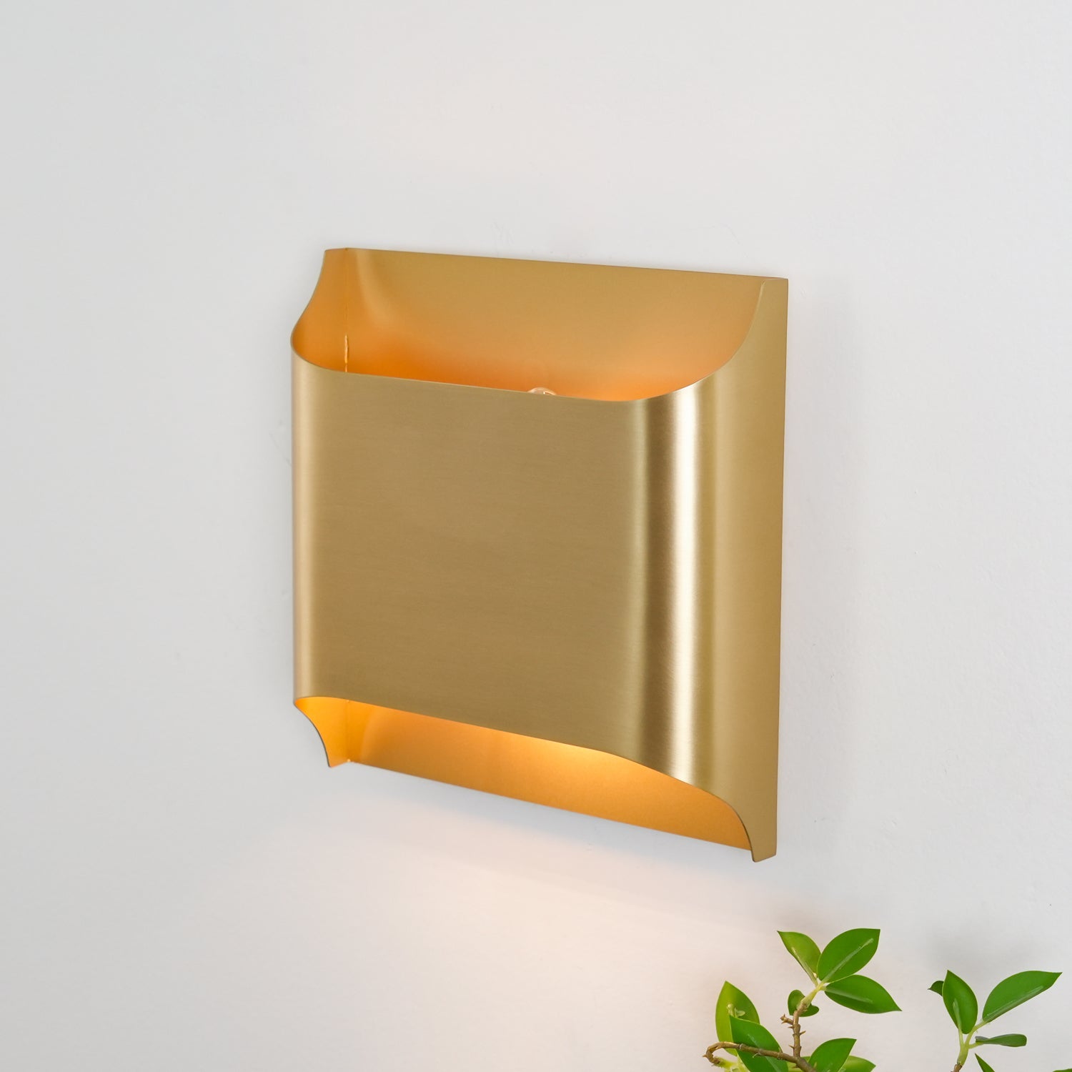 Messing Wandlamp Bolvorm met E14/G9 Fitting – Handgemaakte Retro Wandverlichting met Olielak Afwerking | Sansoti