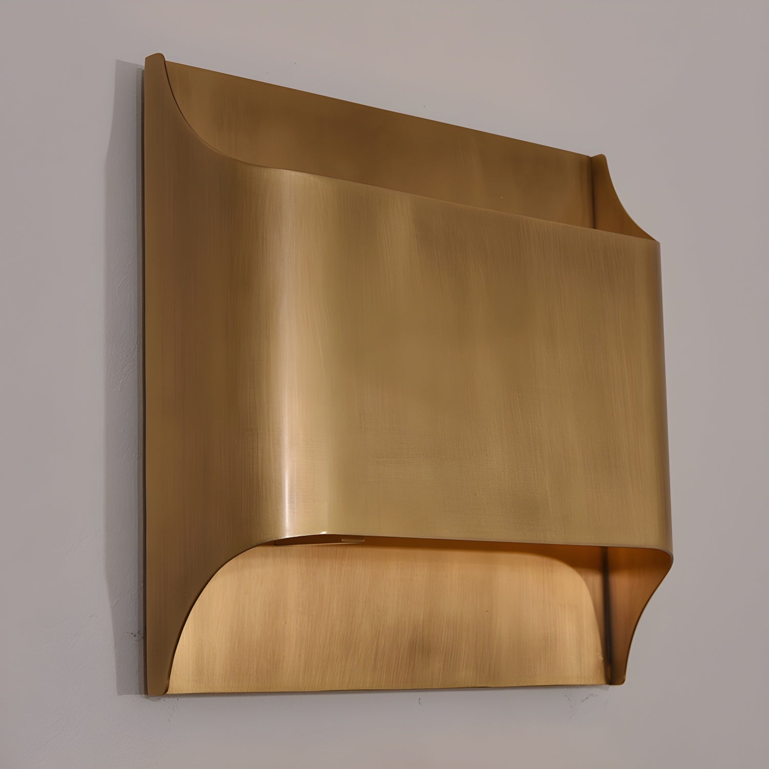 Messing Wandlamp Bolvorm met E14/G9 Fitting – Handgemaakte Retro Wandverlichting met Olielak Afwerking | Sansoti