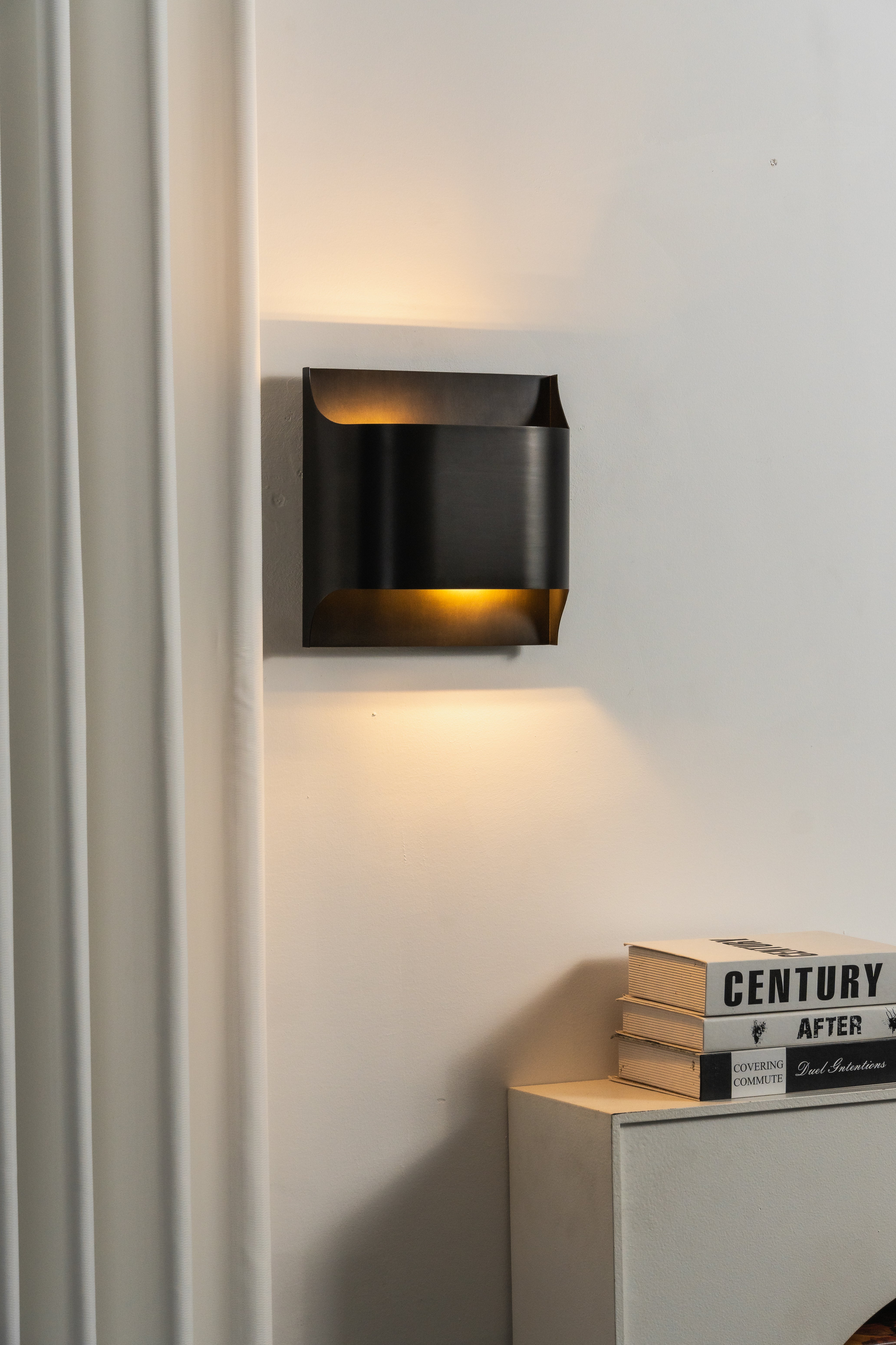 Messing Wandlamp Bolvorm met E14/G9 Fitting – Handgemaakte Retro Wandverlichting met Olielak Afwerking | Sansoti