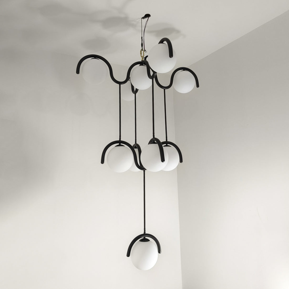 Moderne Kroonluchter met Messing en Glas – Artistieke Verlichting voor Eetkamer en Woonkamer | Sansoti