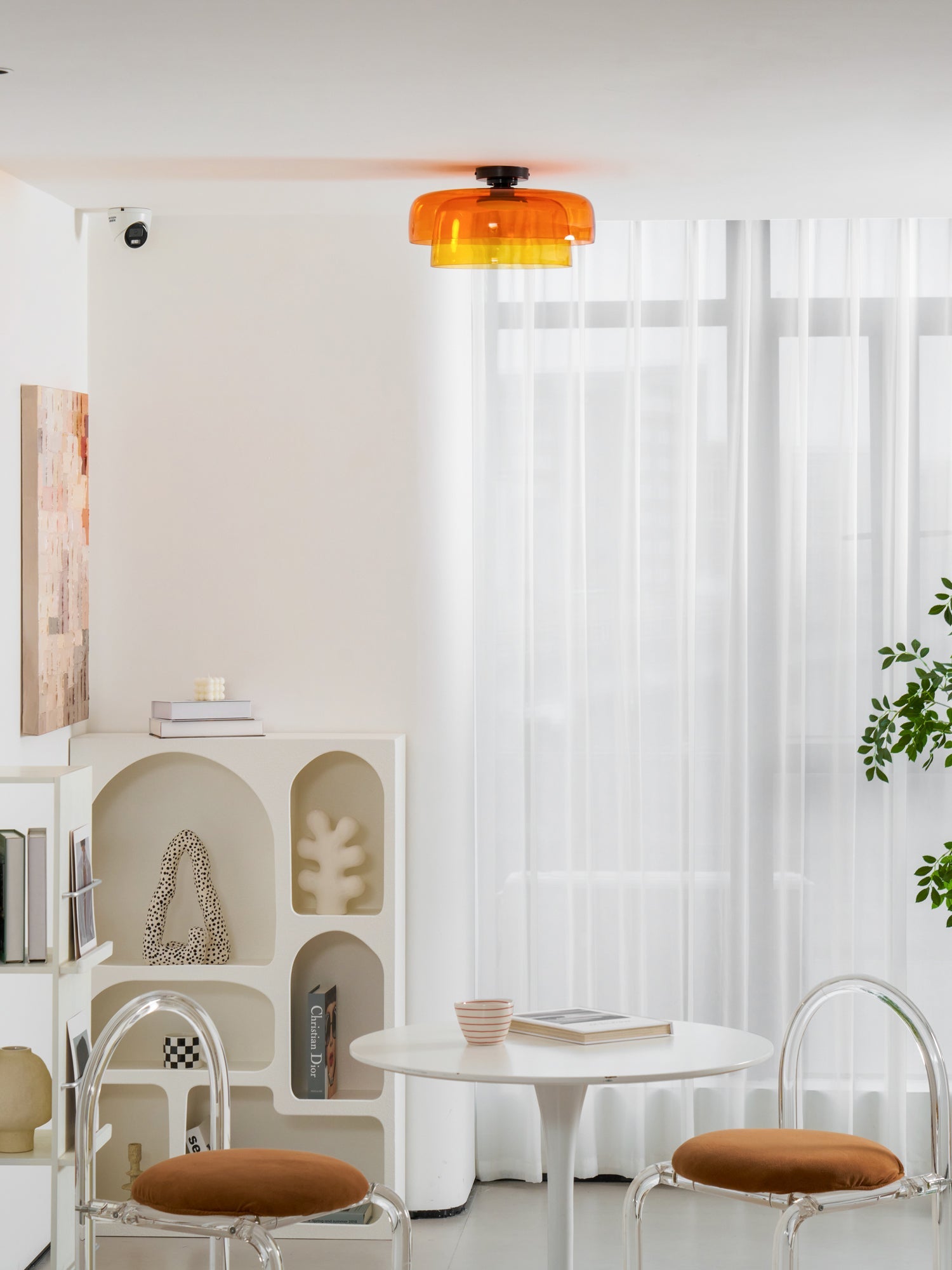 Lagen Plafondlamp met Glazen Schijven | Warm Getint Glas | Scandinavische Elegantie | Subtiel Gelaagd Licht | Moderne Plafondverlichting | Dimbare Versie Beschikbaar | Design Plafondlamp | Meerlaags Glasdesign | Natuurlijk Lichtgevoel | Sansoti