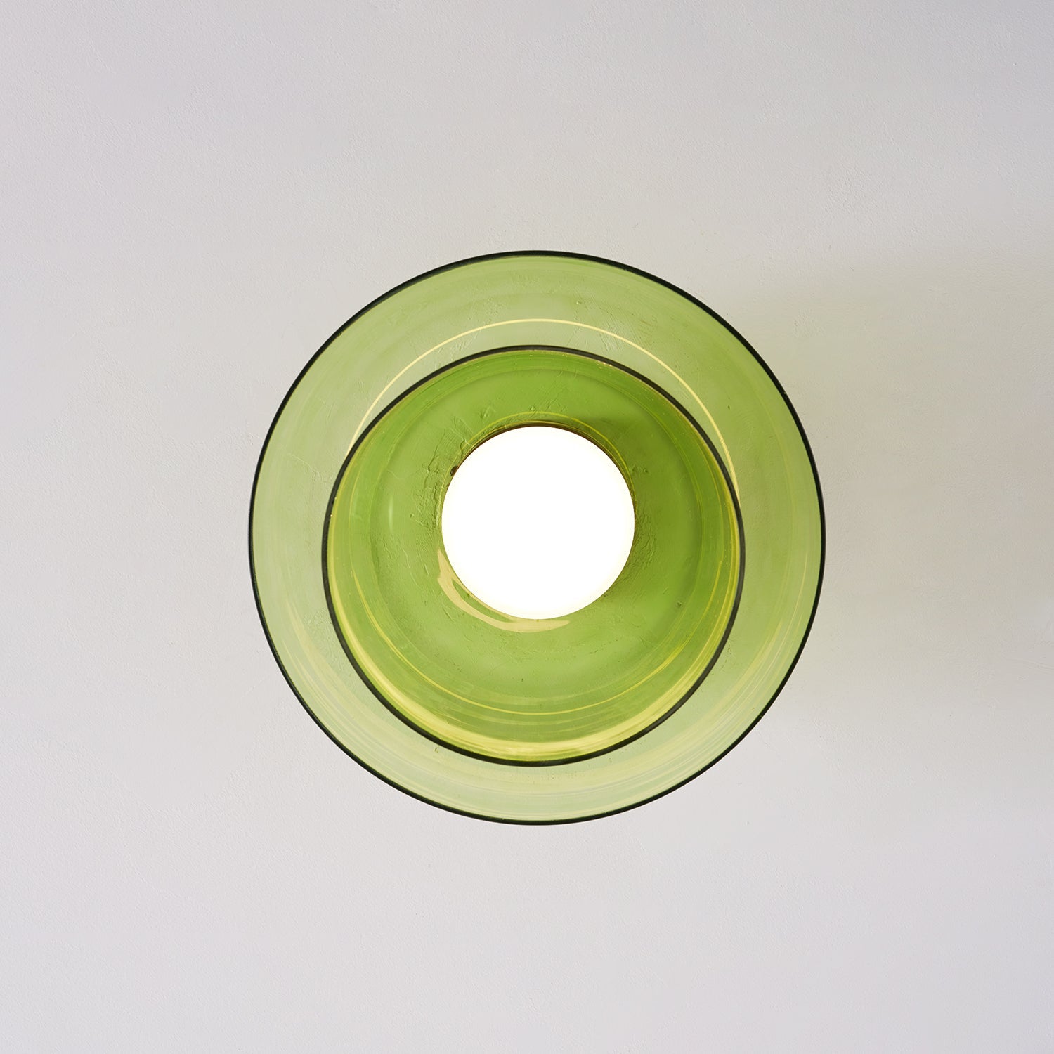 Lagen Plafondlamp met Glazen Schijven | Warm Getint Glas | Scandinavische Elegantie | Subtiel Gelaagd Licht | Moderne Plafondverlichting | Dimbare Versie Beschikbaar | Design Plafondlamp | Meerlaags Glasdesign | Natuurlijk Lichtgevoel | Sansoti
