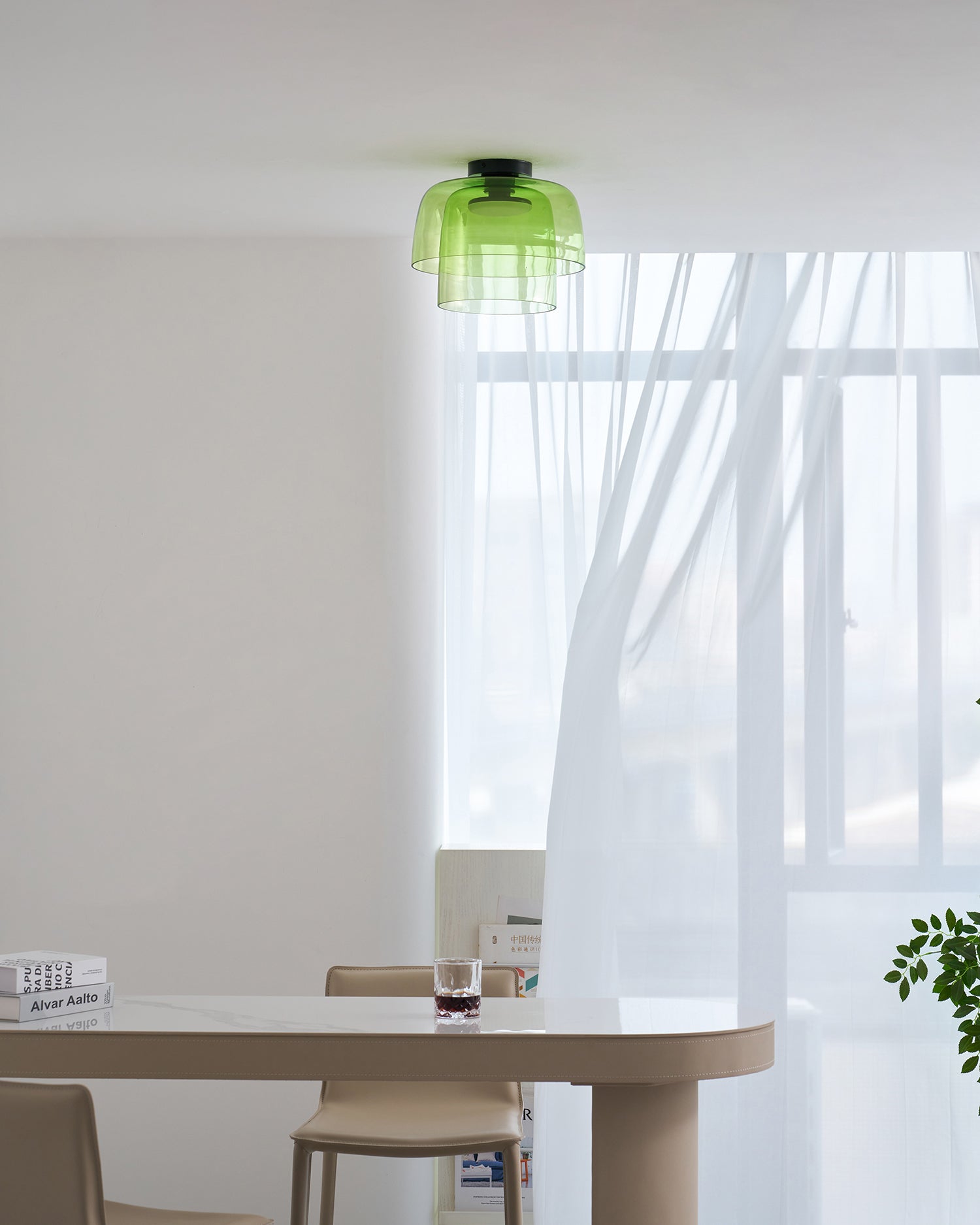 Lagen Plafondlamp met Glazen Schijven | Warm Getint Glas | Scandinavische Elegantie | Subtiel Gelaagd Licht | Moderne Plafondverlichting | Dimbare Versie Beschikbaar | Design Plafondlamp | Meerlaags Glasdesign | Natuurlijk Lichtgevoel | Sansoti