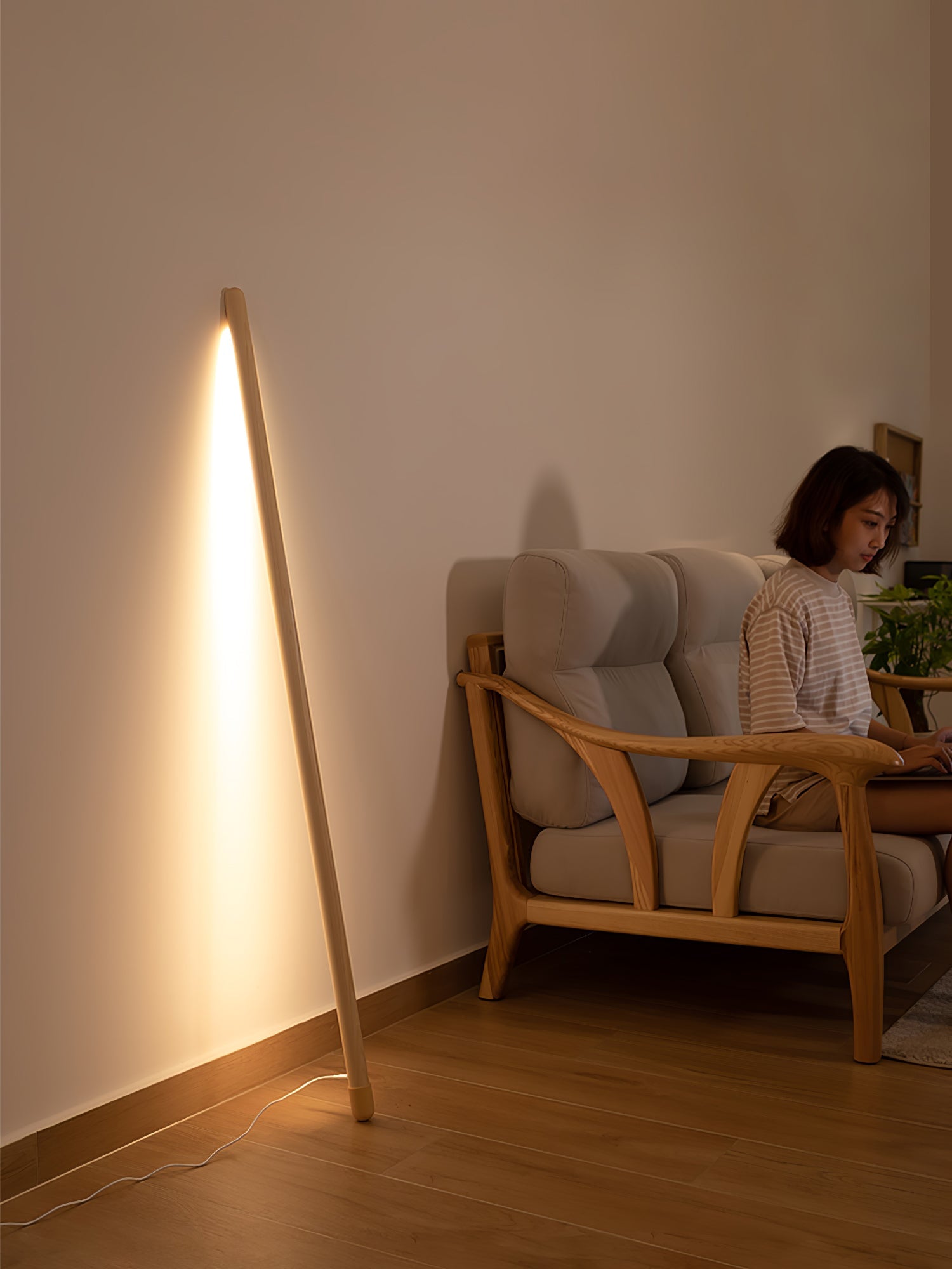 Scandinavische Vloerlamp Hout & Acryl met Geïntegreerde LED Staaflamp 135cm | Sansoti