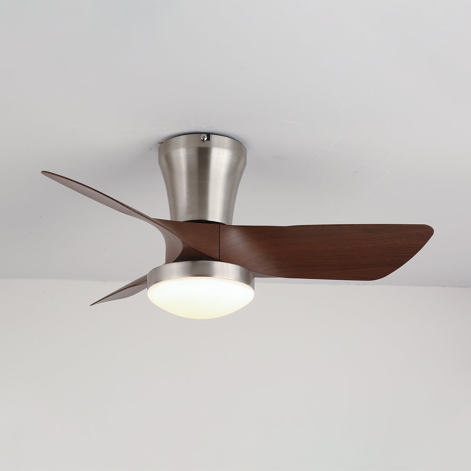 Moderne Houten Plafondventilator Trivon met Geïntegreerde Verlichting – Verstelbare Snelheid & Afstandsbediening | Sansoti