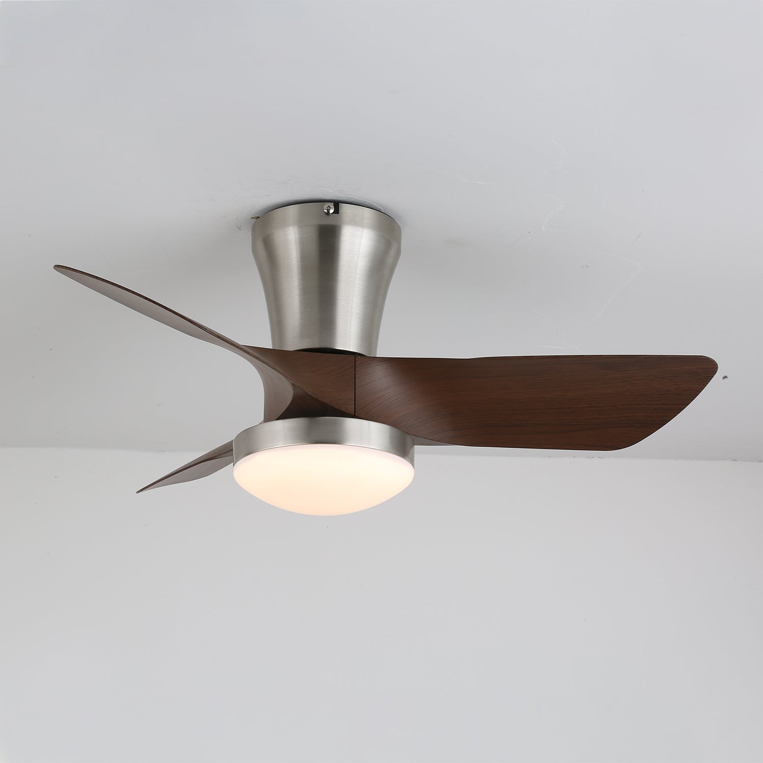 Moderne Houten Plafondventilator Trivon met Geïntegreerde Verlichting – Verstelbare Snelheid & Afstandsbediening | Sansoti