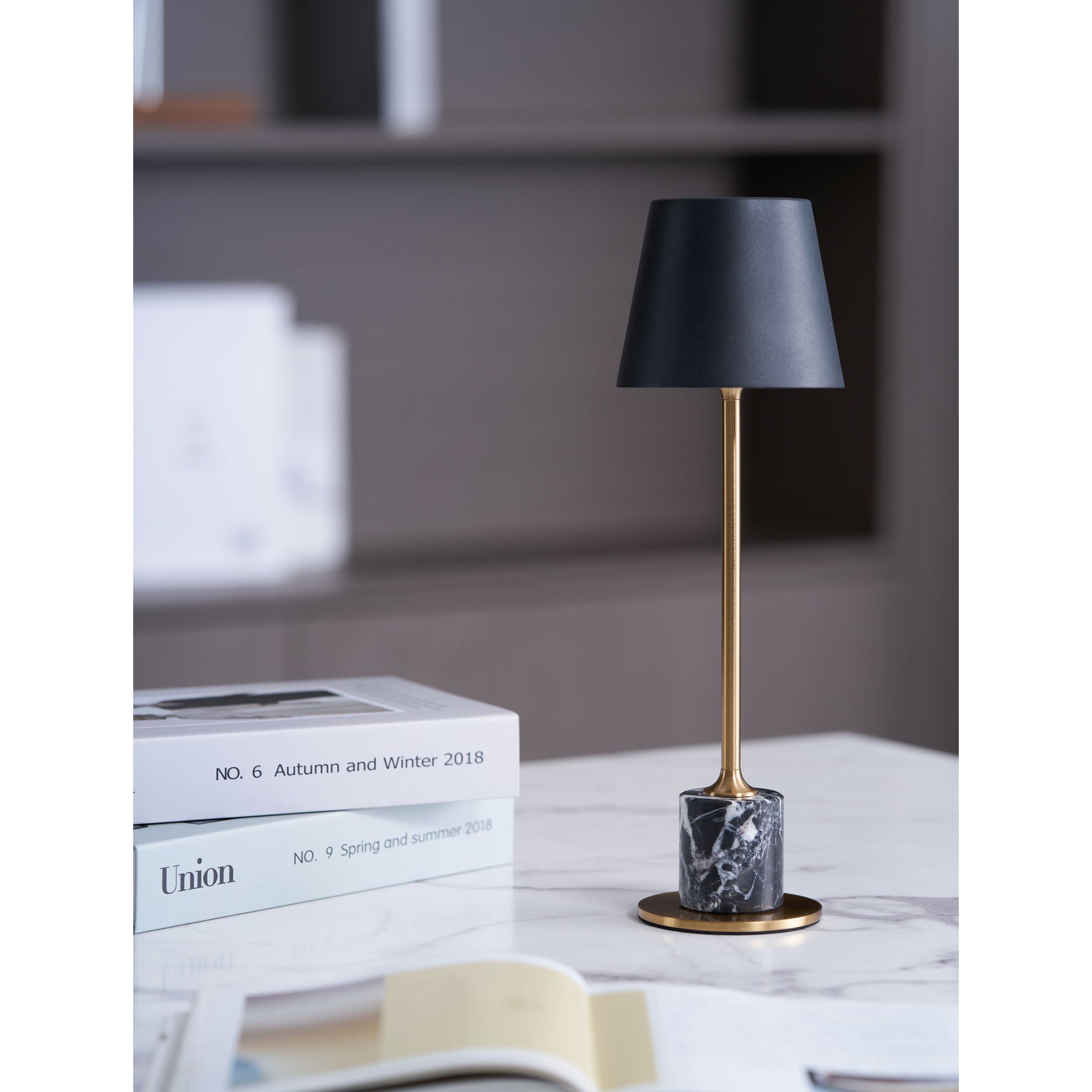 Draagbare Mini Tafellamp op Batterij met Marmeren Voet Ø10cm | Sansoti