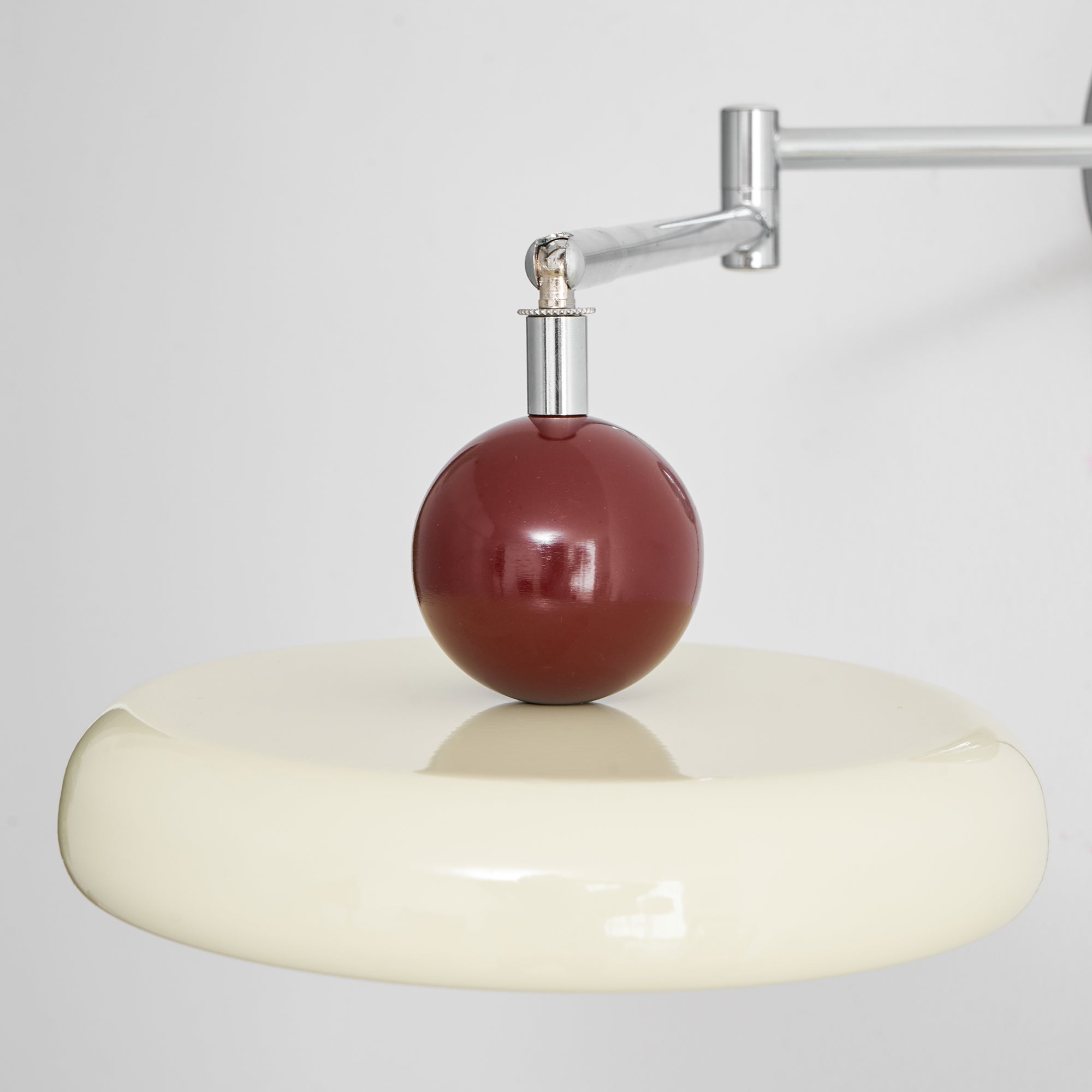 Ronde Plug-in Wandlamp – Scandinavisch Design met Geïntegreerde LED en 3 Kleurtemperaturen | Sansoti