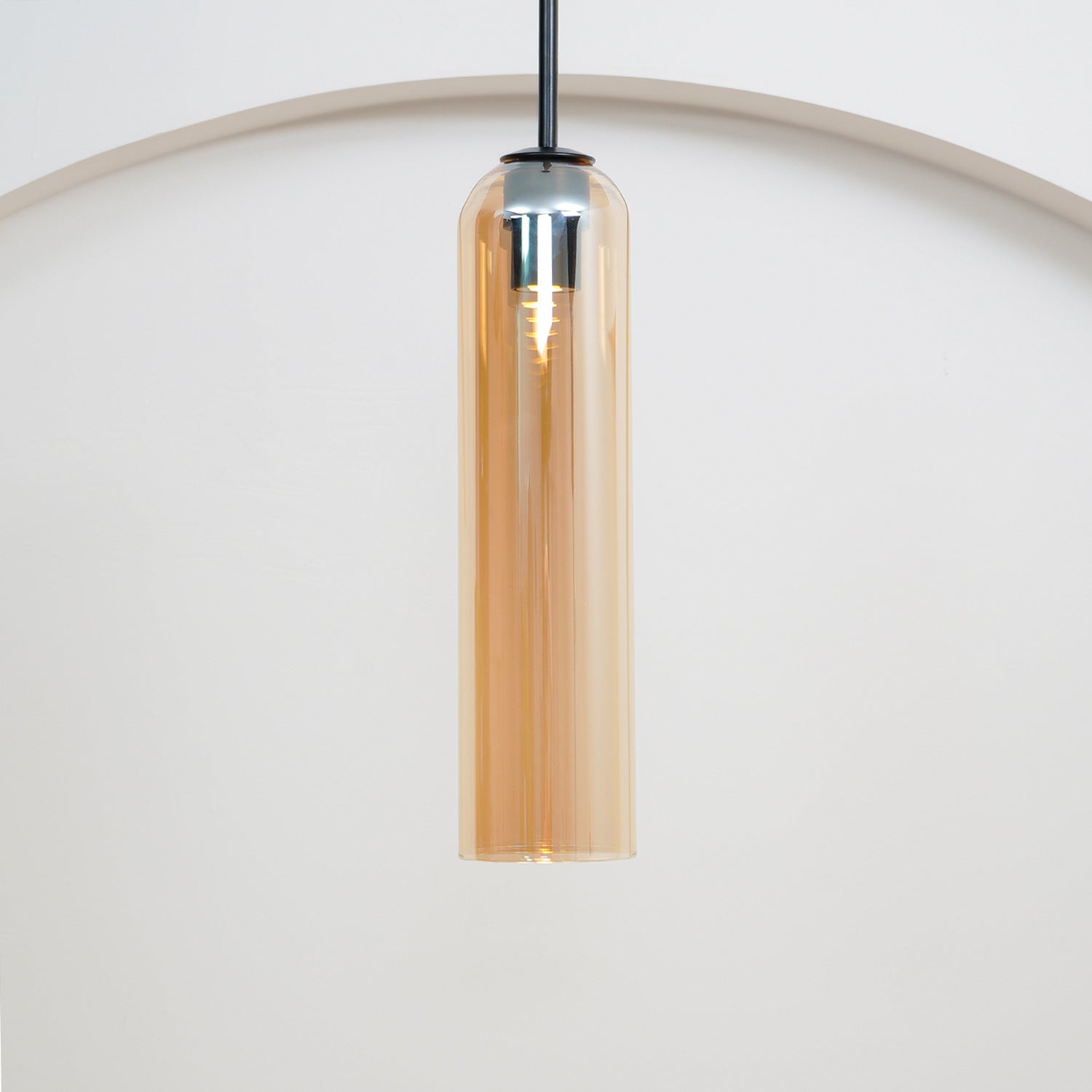 Glazen Hanglamp met Lange Buis – Mondgeblazen Glas Zwart of Goud Finish 10cm Diameter | Sansoti