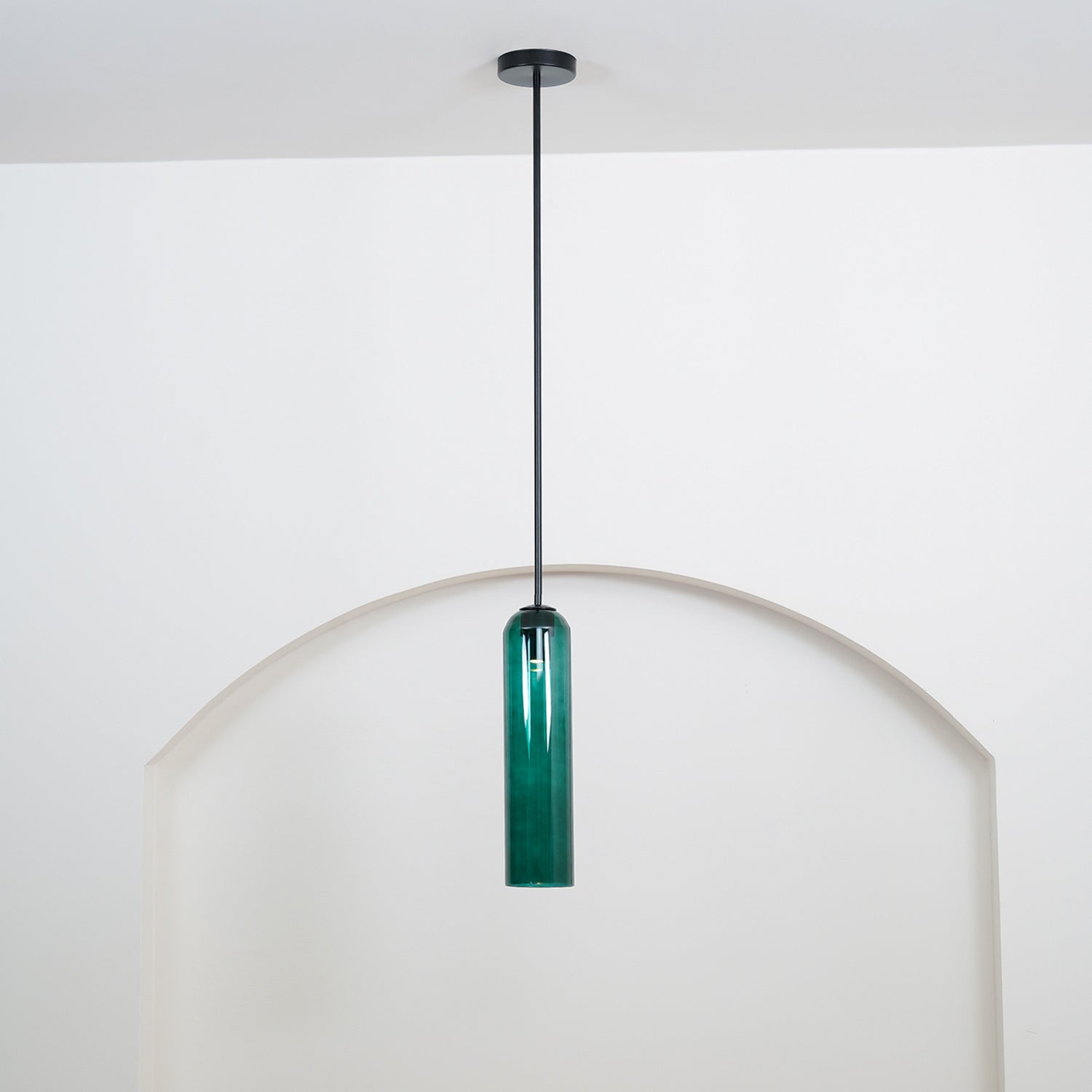 Glazen Hanglamp met Lange Buis – Mondgeblazen Glas Zwart of Goud Finish 10cm Diameter | Sansoti