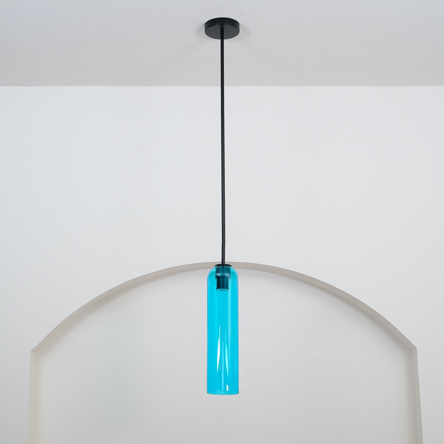 Glazen Hanglamp met Lange Buis – Mondgeblazen Glas Zwart of Goud Finish 10cm Diameter | Sansoti