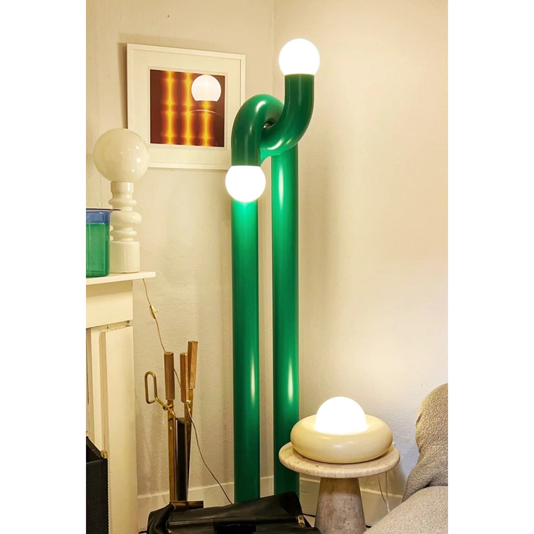 Moderne Staande Boogvorm Lamp met Twee Glazen Bollen – Decoratieve Dubbele Verlichting voor Woonkamer | Sansoti