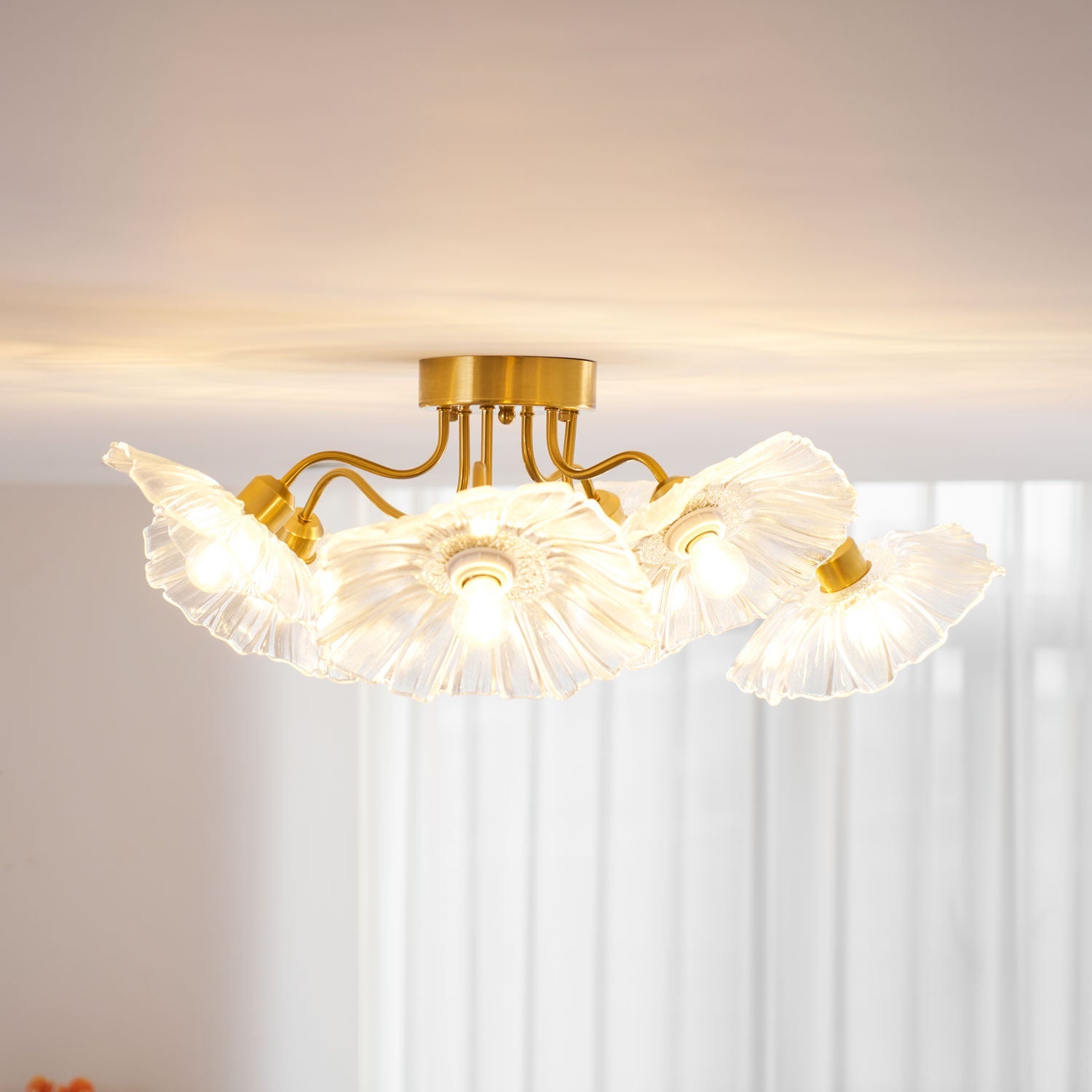 Glazen Plafondlamp met Bladmotief – 3, 5 of 6 Lichtpunten – Gouden Armatuur met Helder of Roze Matglas | Sansoti