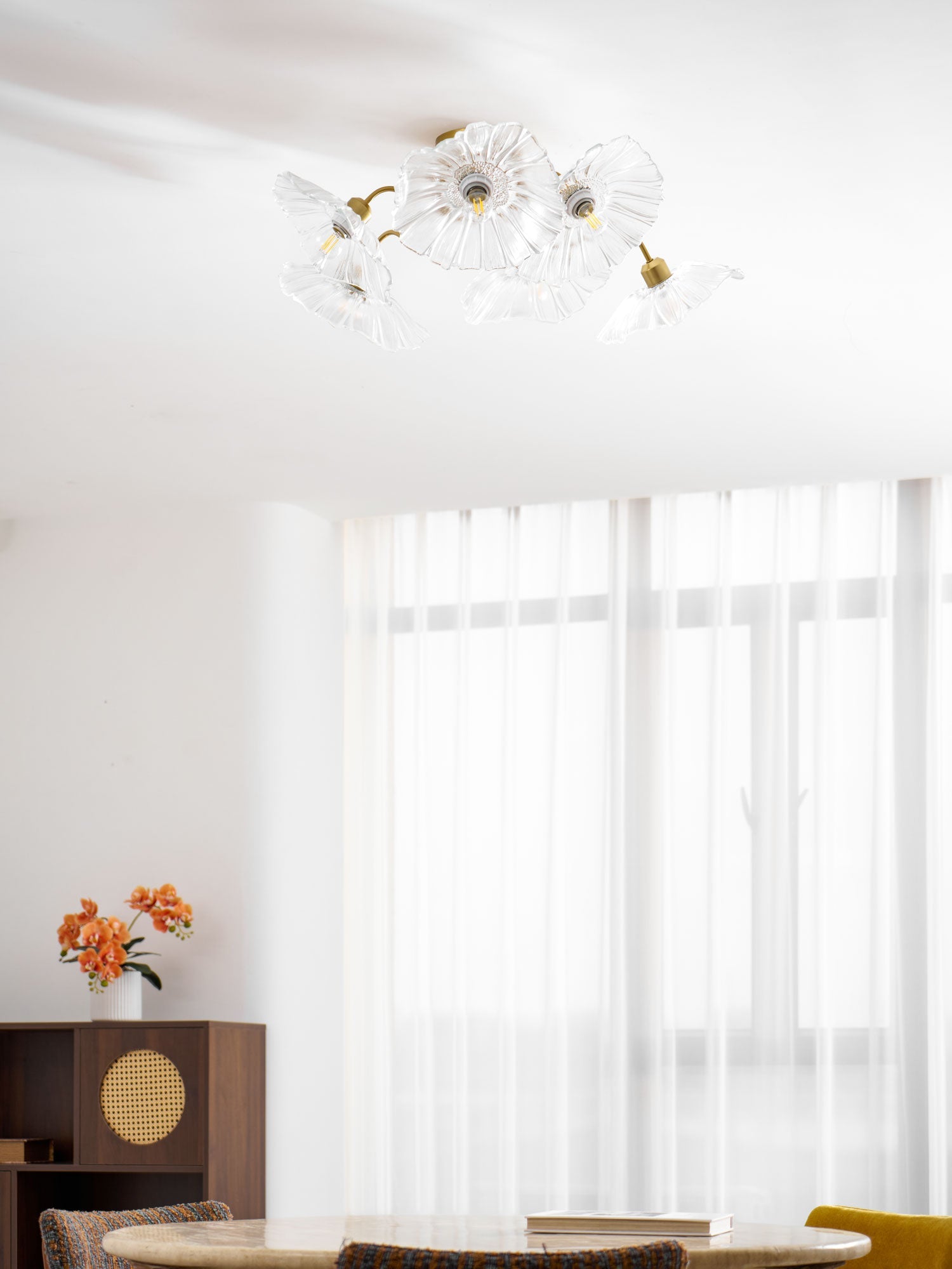 Glazen Plafondlamp met Bladmotief – 3, 5 of 6 Lichtpunten – Gouden Armatuur met Helder of Roze Matglas | Sansoti