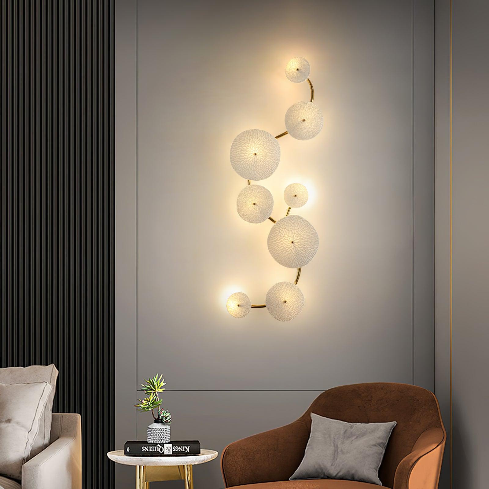 Keramische Lotusbloem Wandlamp met Gouden Armatuur – Cascade Lichteffect voor Stijlvolle Verlichting | Sansoti