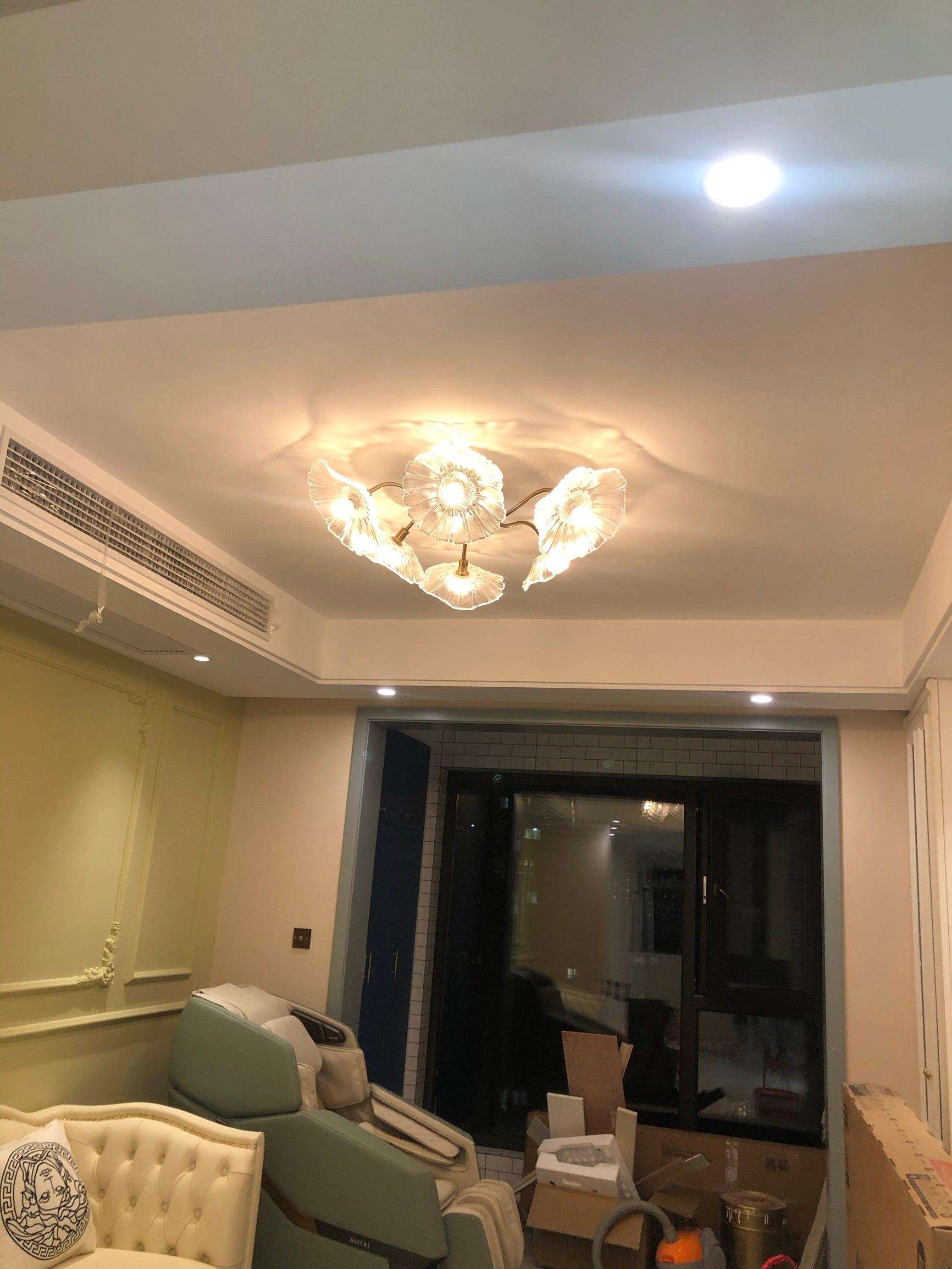 Glazen Plafondlamp met Bladmotief – 3, 5 of 6 Lichtpunten – Gouden Armatuur met Helder of Roze Matglas | Sansoti