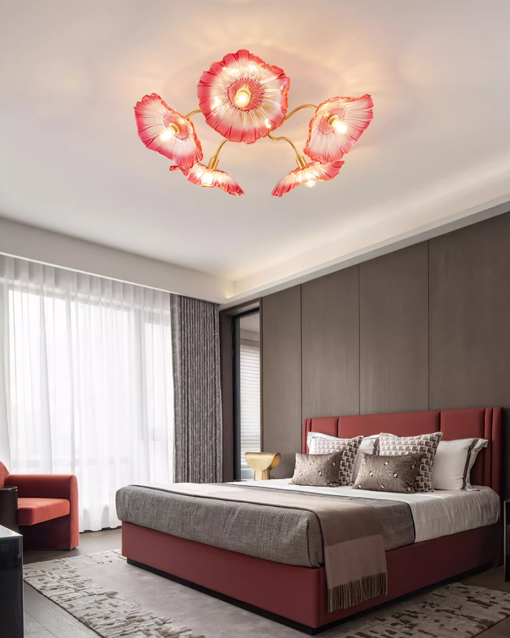 Glazen Plafondlamp met Bladmotief – 3, 5 of 6 Lichtpunten – Gouden Armatuur met Helder of Roze Matglas | Sansoti