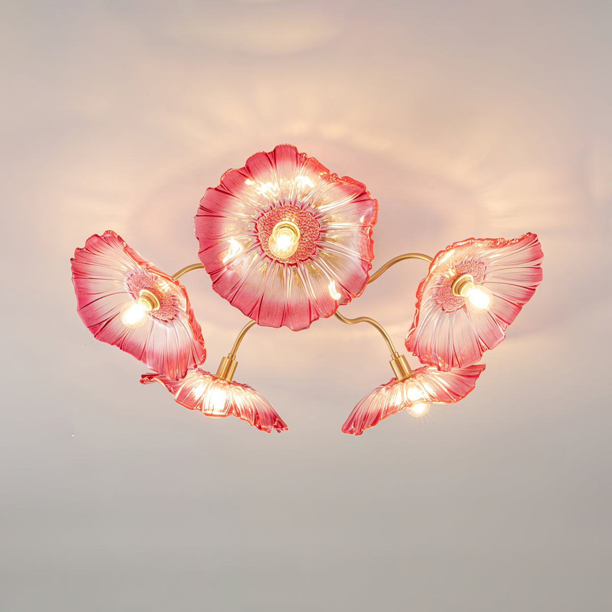 Glazen Plafondlamp met Bladmotief – 3, 5 of 6 Lichtpunten – Gouden Armatuur met Helder of Roze Matglas | Sansoti