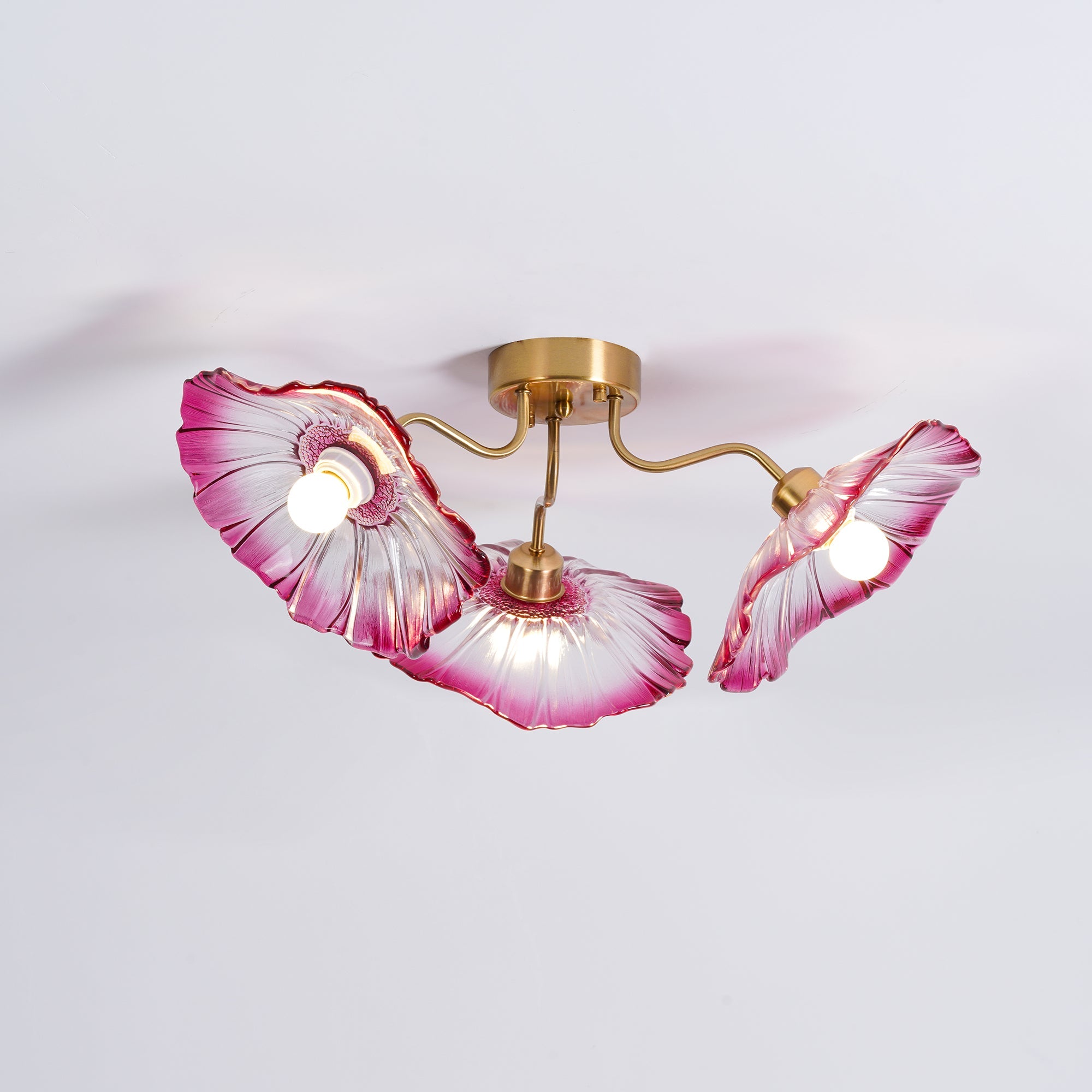 Glazen Plafondlamp met Bladmotief – 3, 5 of 6 Lichtpunten – Gouden Armatuur met Helder of Roze Matglas | Sansoti