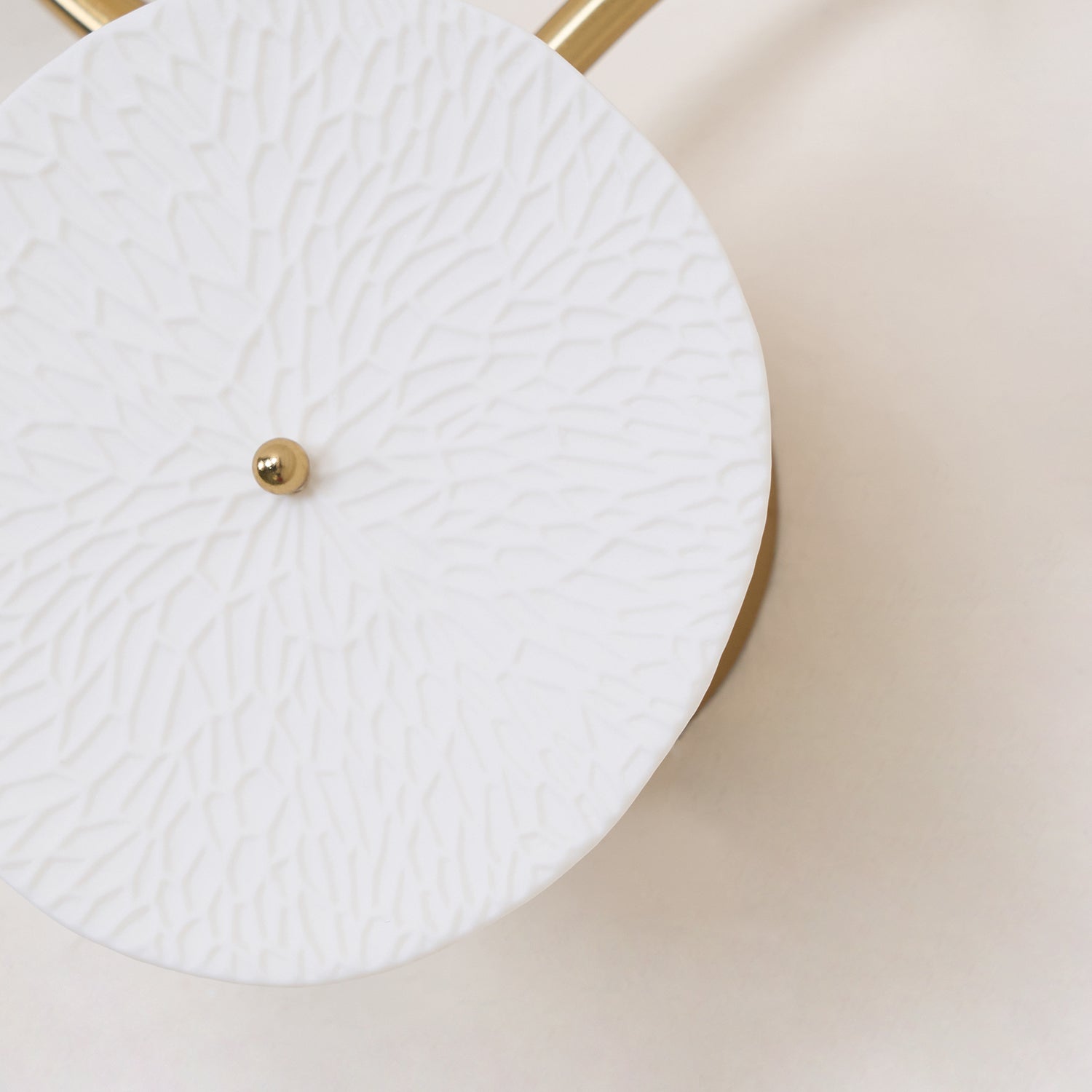 Keramische Lotusbloem Wandlamp met Gouden Armatuur – Cascade Lichteffect voor Stijlvolle Verlichting | Sansoti