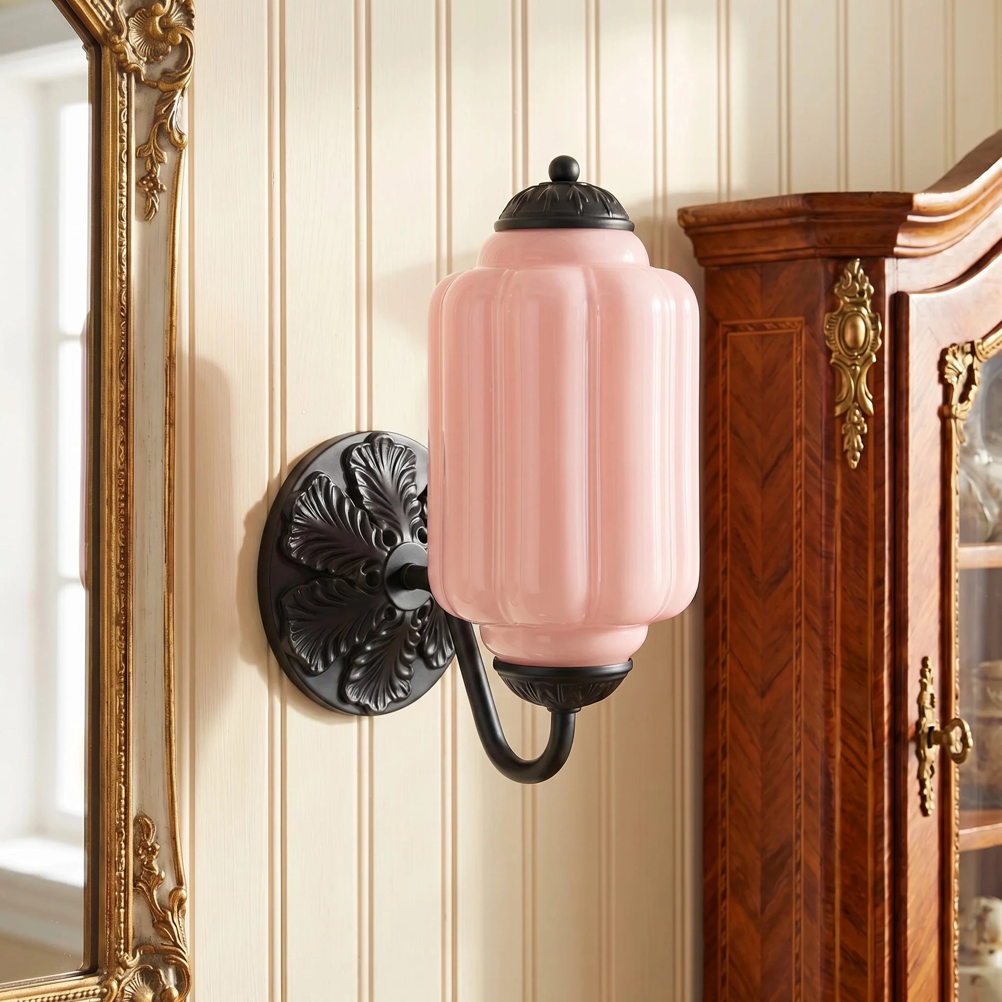 Vintage Wandlamp met Melkglas en Geolied Messing – Klassieke Retro Verlichting voor Hal, Slaapkamer, Woonkamer | Sansoti