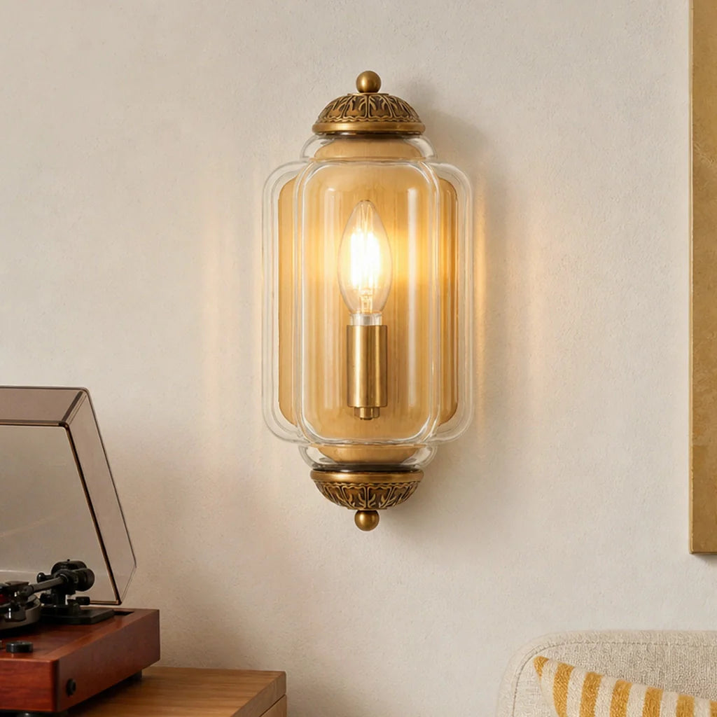 Vintage Wandlamp met Melkglazen Kap en Antieke Afwerking voor Sfeervolle Verlichting | Sansoti
