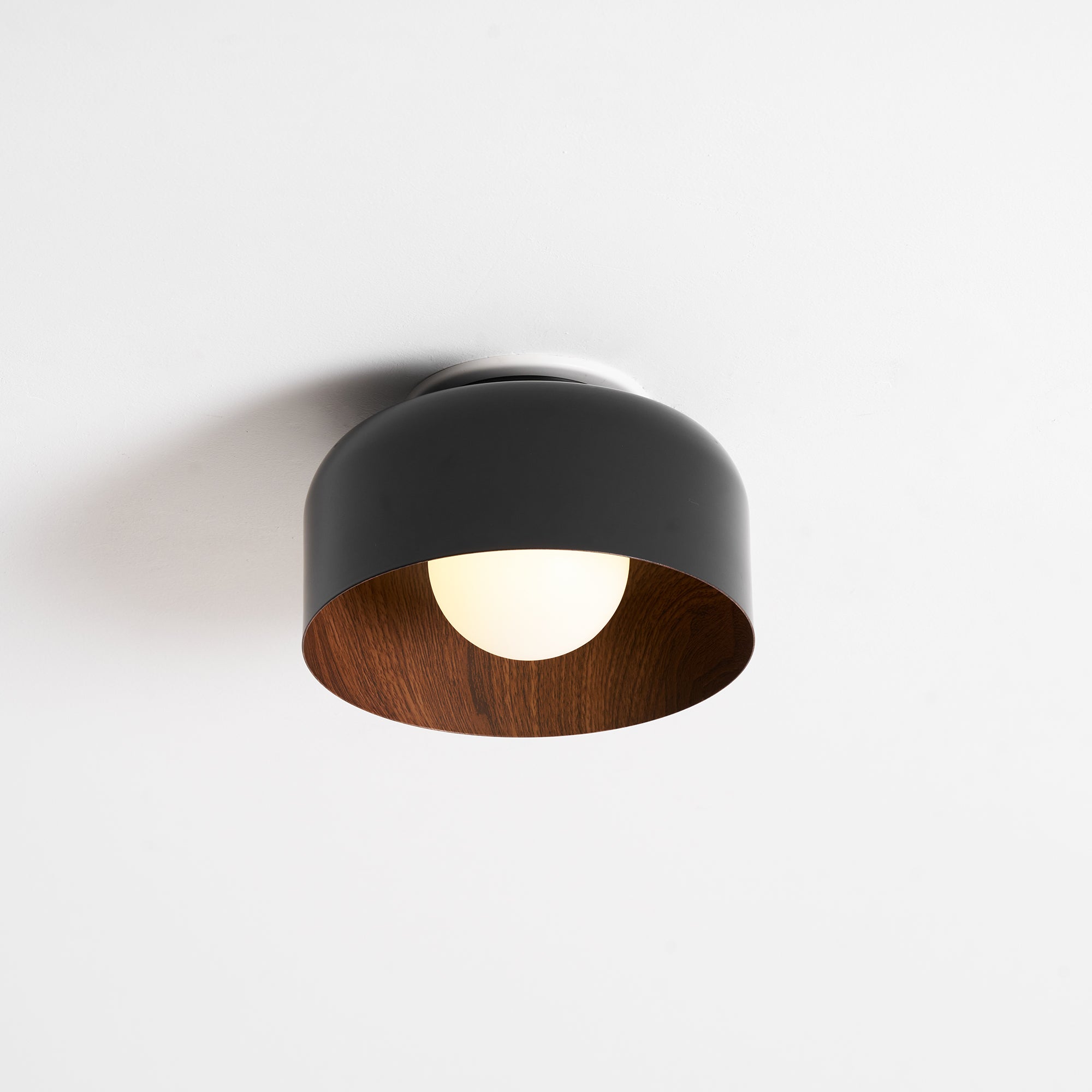 Ronde Plafondlamp met Houtnerf Interieur Glazen Bol ∅22 cm voor Hal Keuken Slaapkamer Wandmontage G9 Fitting | Sansoti